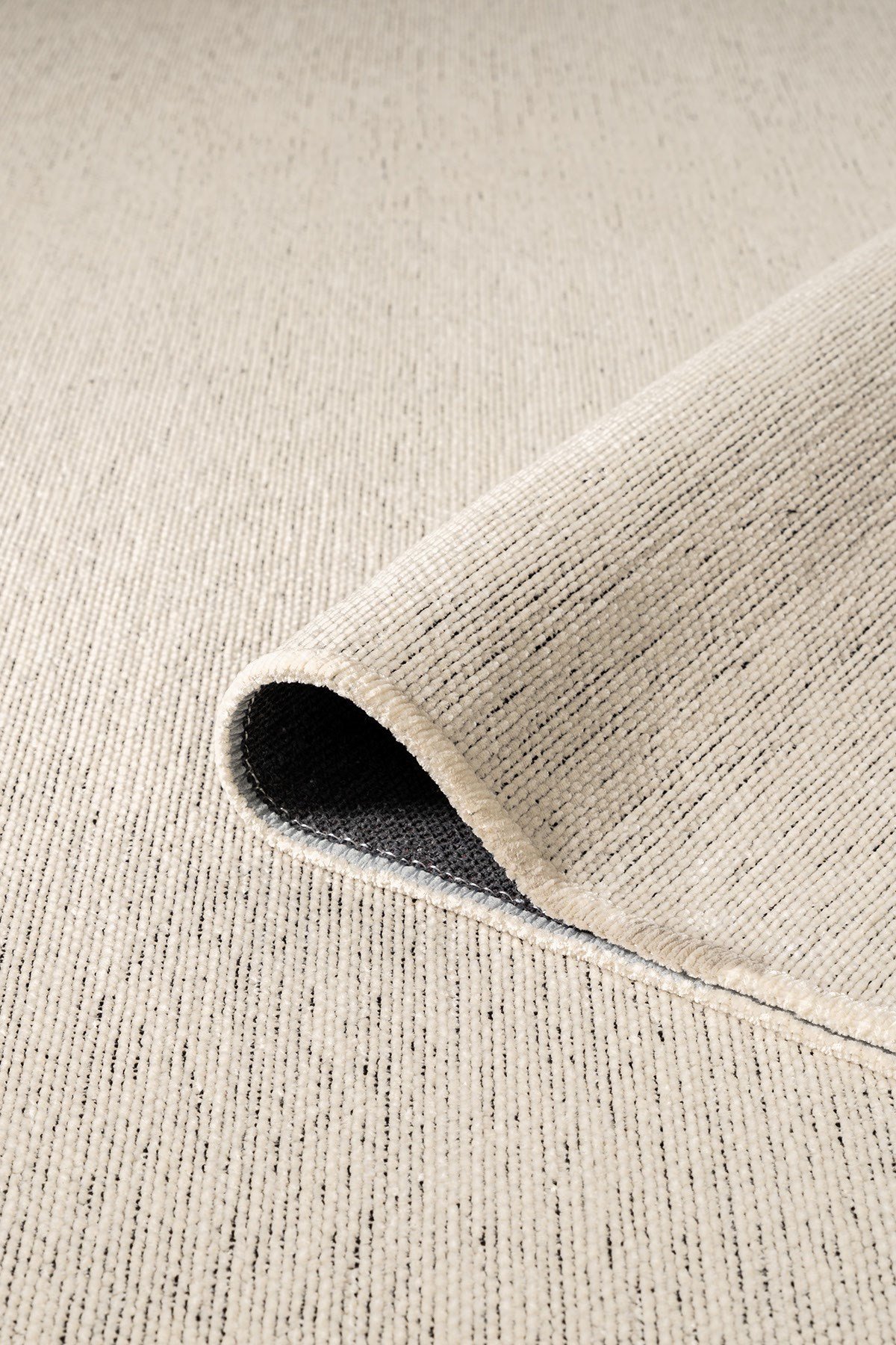 Valerıa VLR01W Krem Beyaz Dekoratif Şönil Kilim Modern Desen Yıkanabilir Yumuşak Kaymaz Taban Halı