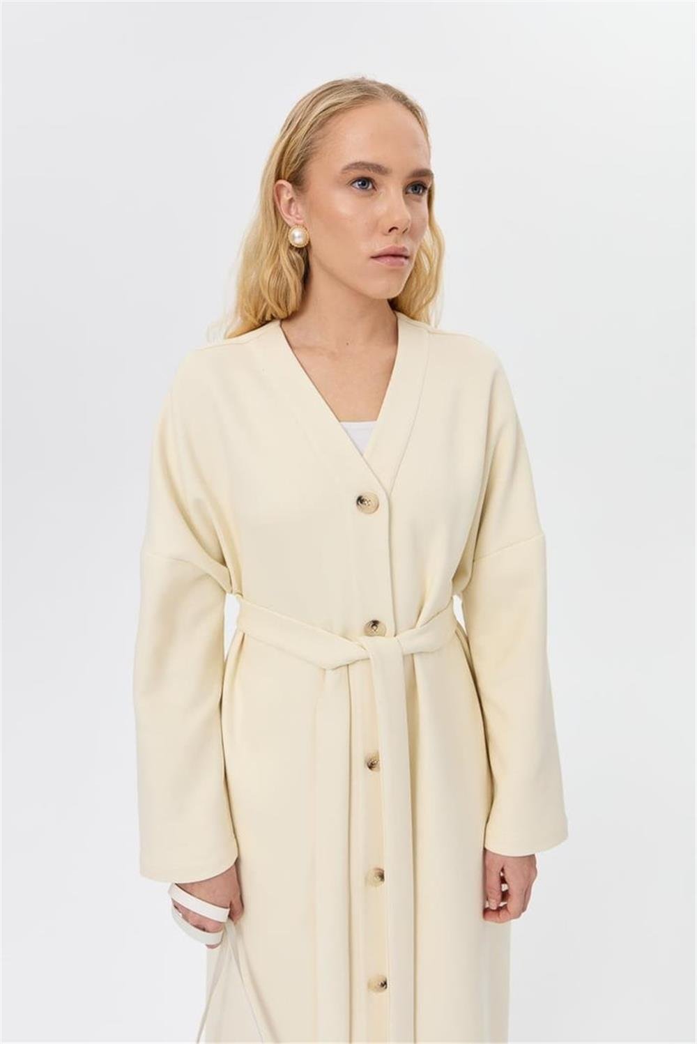 ZEYNEP ŞULE DÜĞMELİ UZUN HIRKA/KREM/S/M