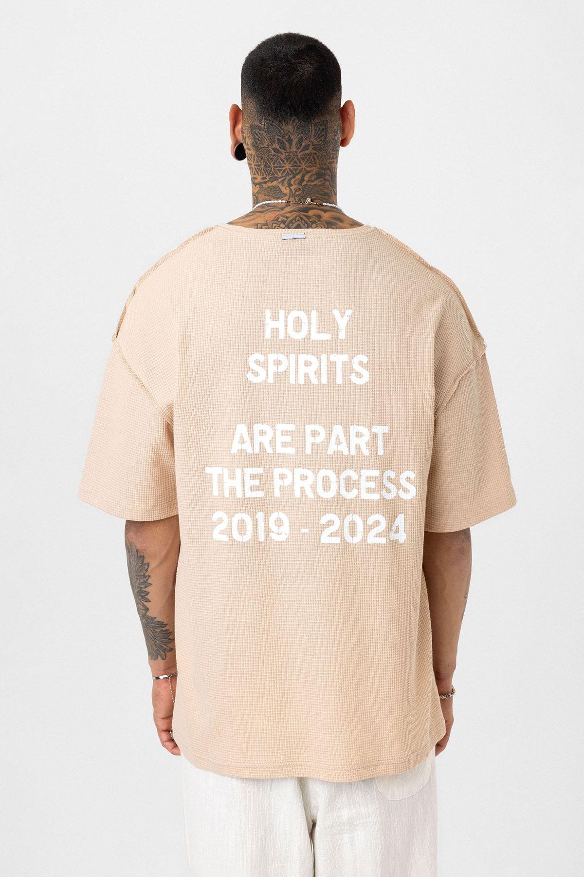 Arka Yazı Baskılı Oversize Triko Tişört Bej