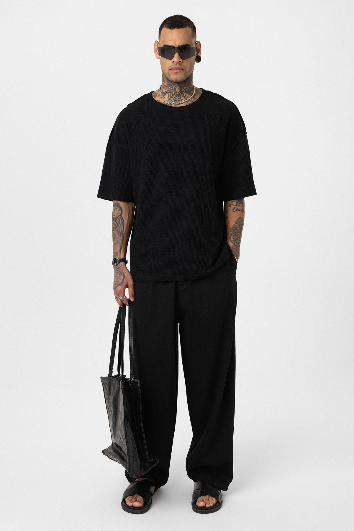 Arka Yazı Baskılı Oversize Triko Tişört Siyah