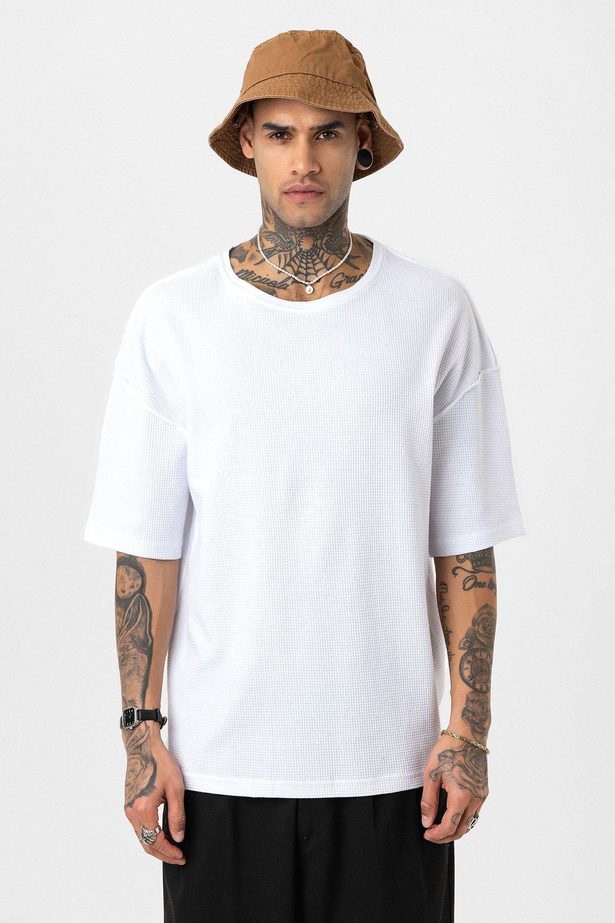 Arka Yazı Baskılı Oversize Triko Tişört Beyaz