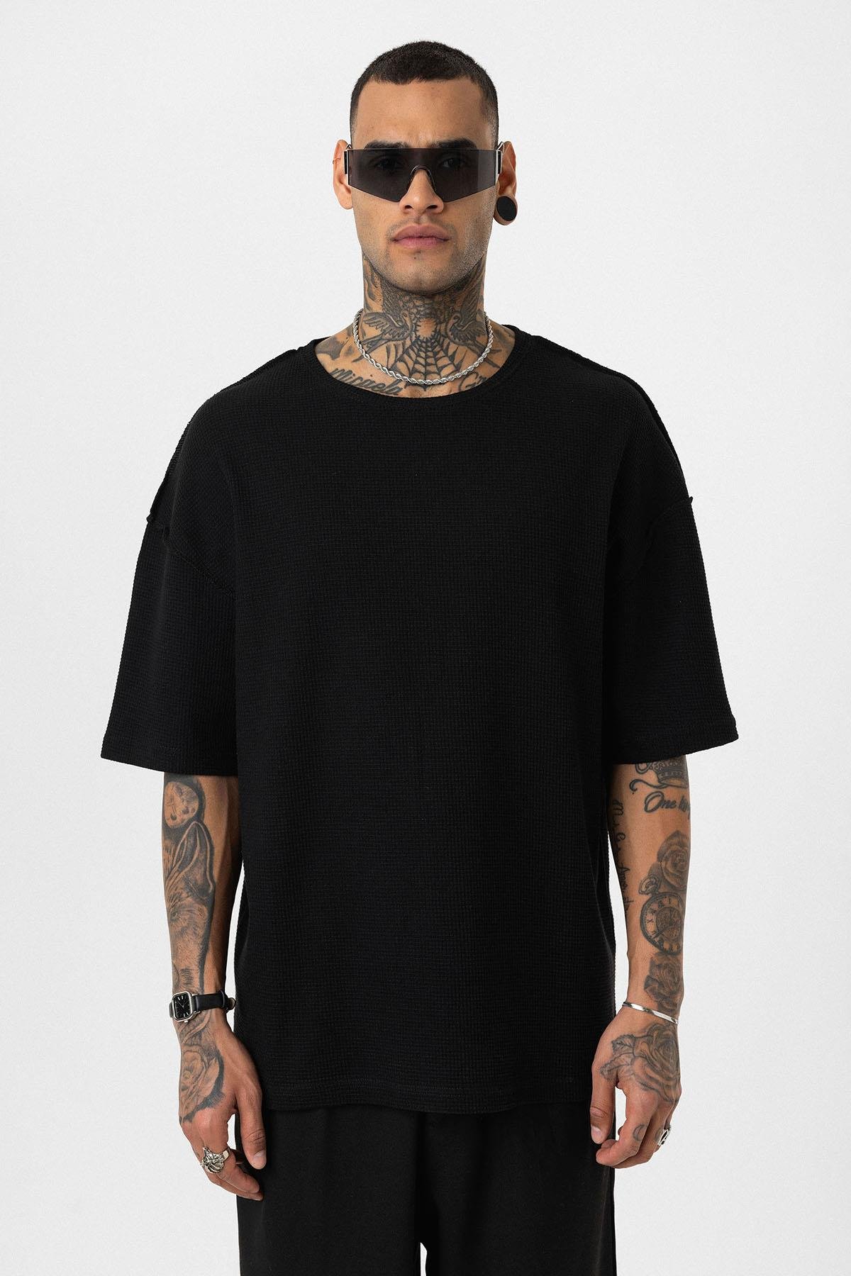 Arka Yazı Baskılı Oversize Triko Tişört Siyah