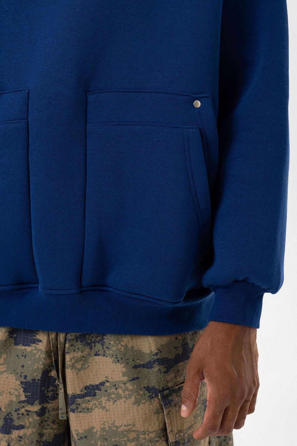 Cep Detaylı Kapüşonlu Oversize Sweatshirt İndigo