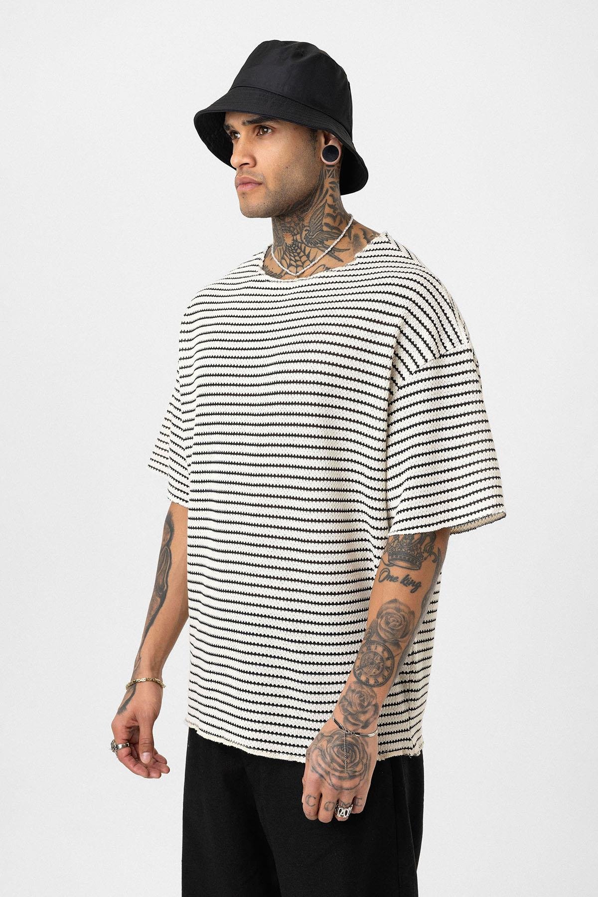 Çizgili Oversize Triko Tişört Siyah
