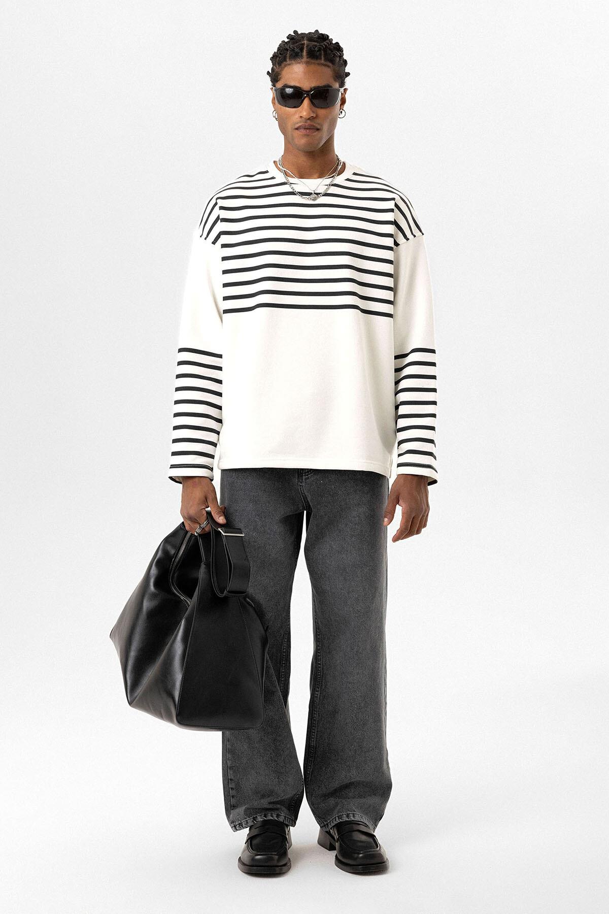 Çizgili Şerit Detaylı Oversize Sweatshirt Ekru