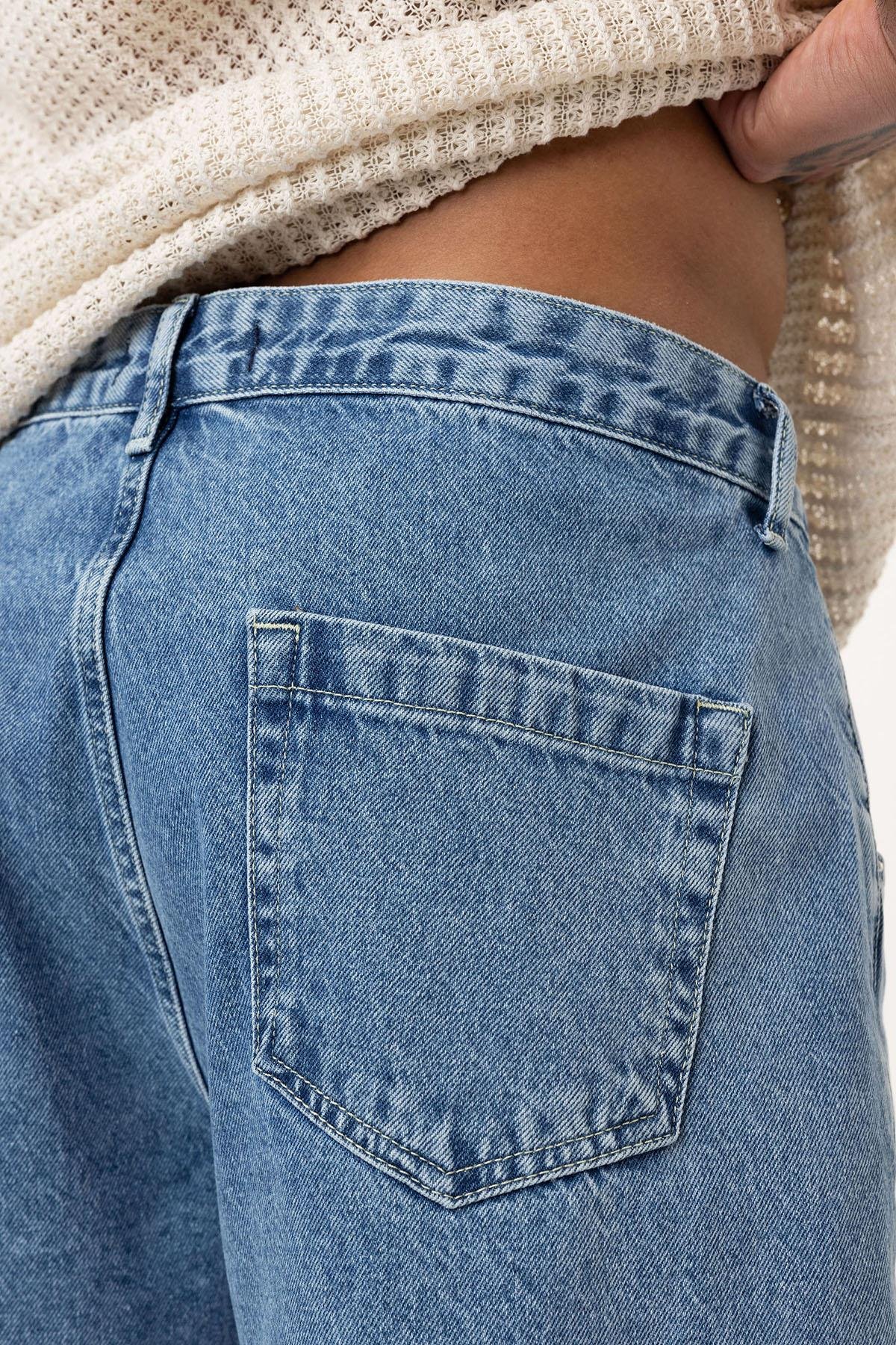 Dikiş Detaylı Relaxed Fit Jean Açık Mavi Melanj