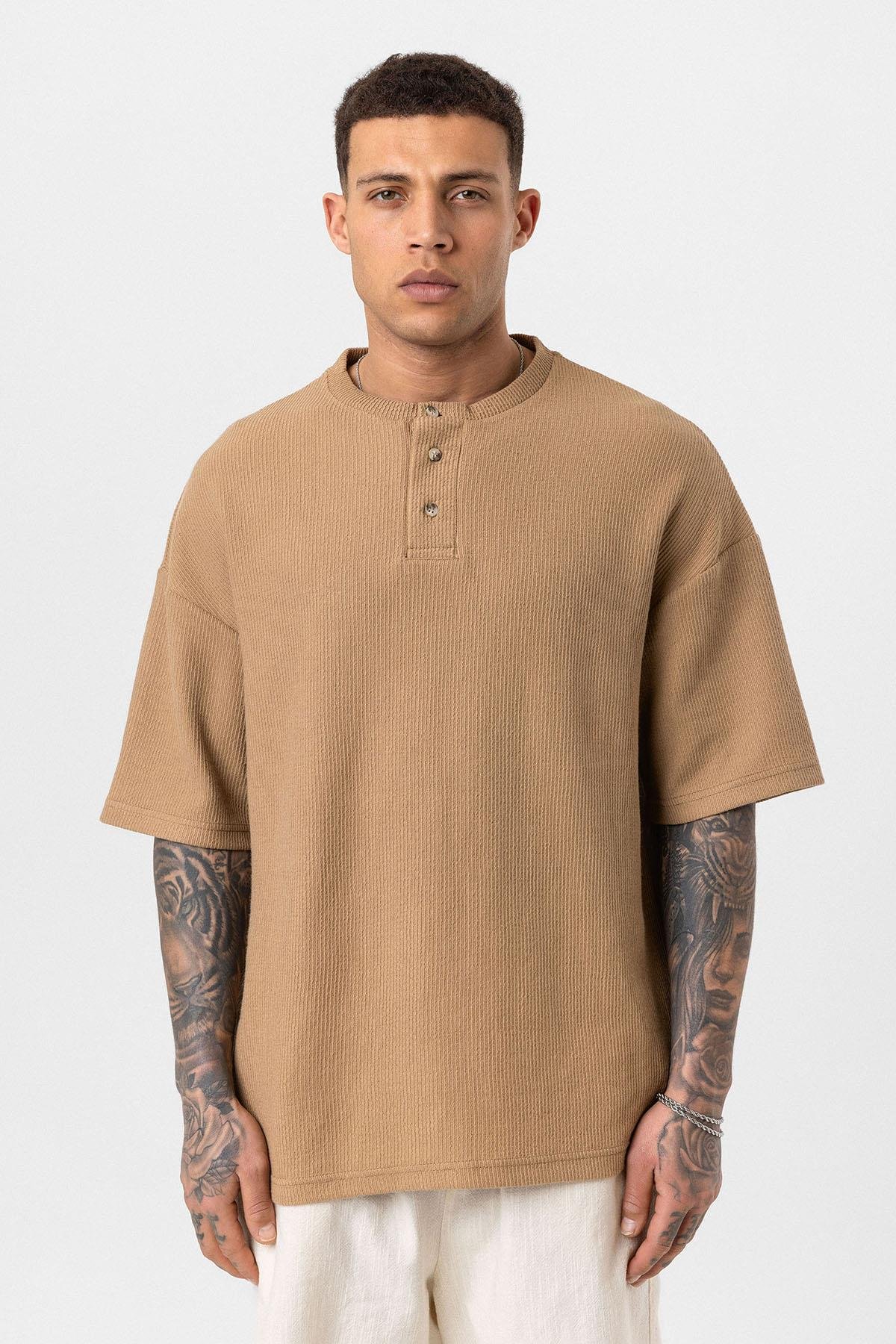 Düğmeli Yaka Oversize Tişört Vizon