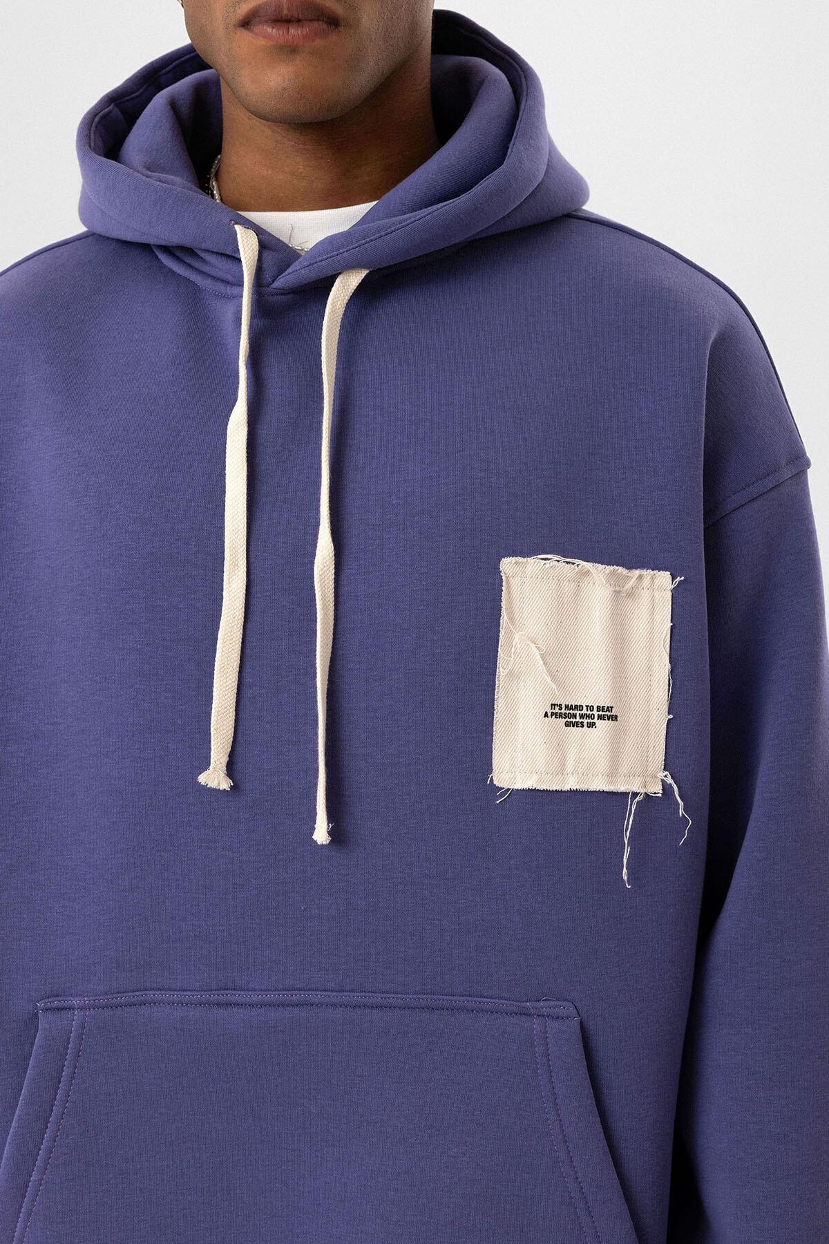 Etiket Detaylı Oversize Kapüşonlu Sweatshirt Mor