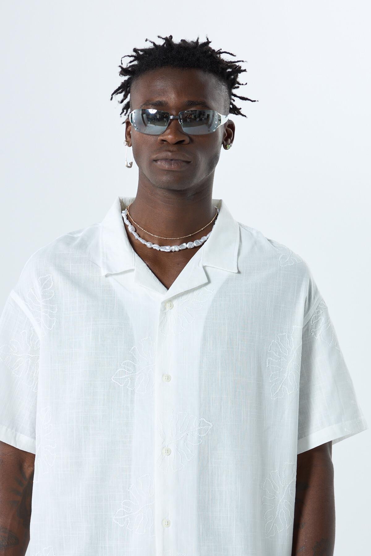 Nakış Detaylı Oversize Keten Gömlek Beyaz