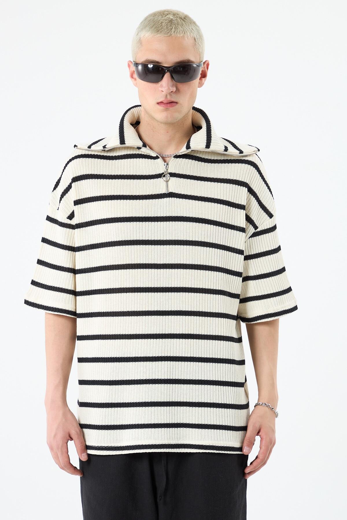 Oversize Çizgili Fermuarlı Yaka Triko Tişört Ekru