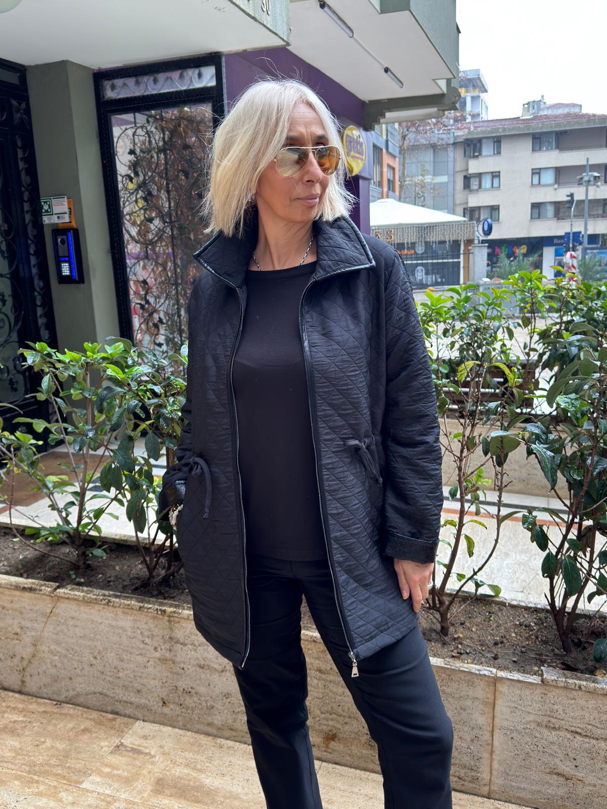Deri Biyeli Beli Bağcıklı Kaban