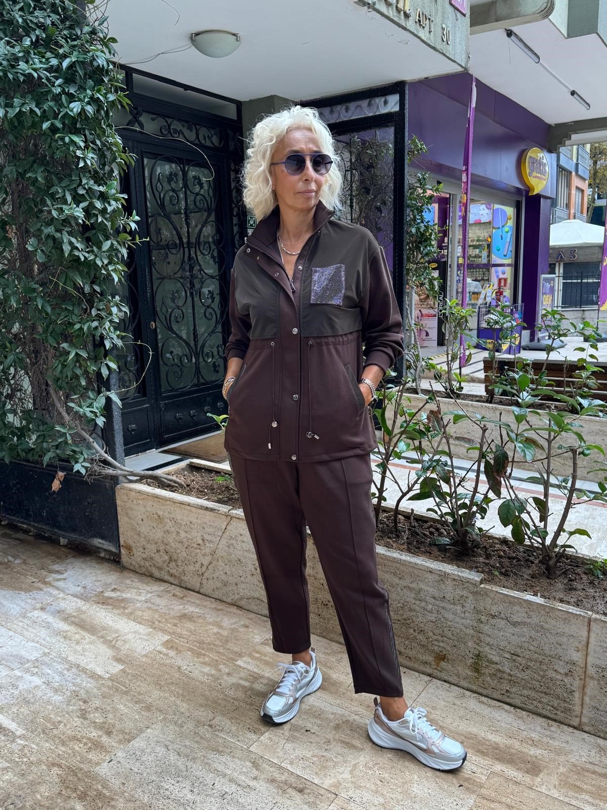 Dik Yaka Belden Bağlamalı Taş Çepli Mont 