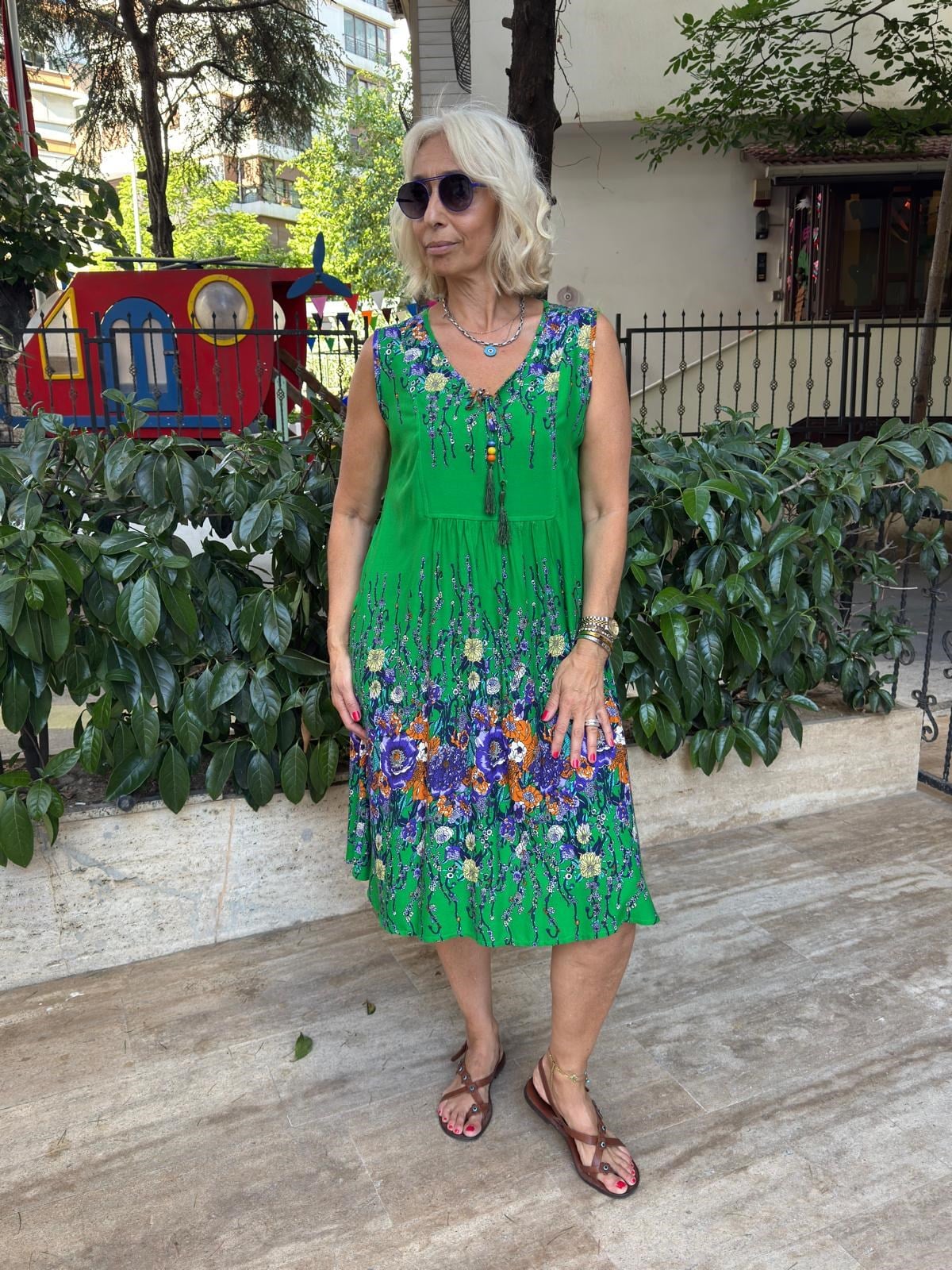 Eteği Sulu Elbise