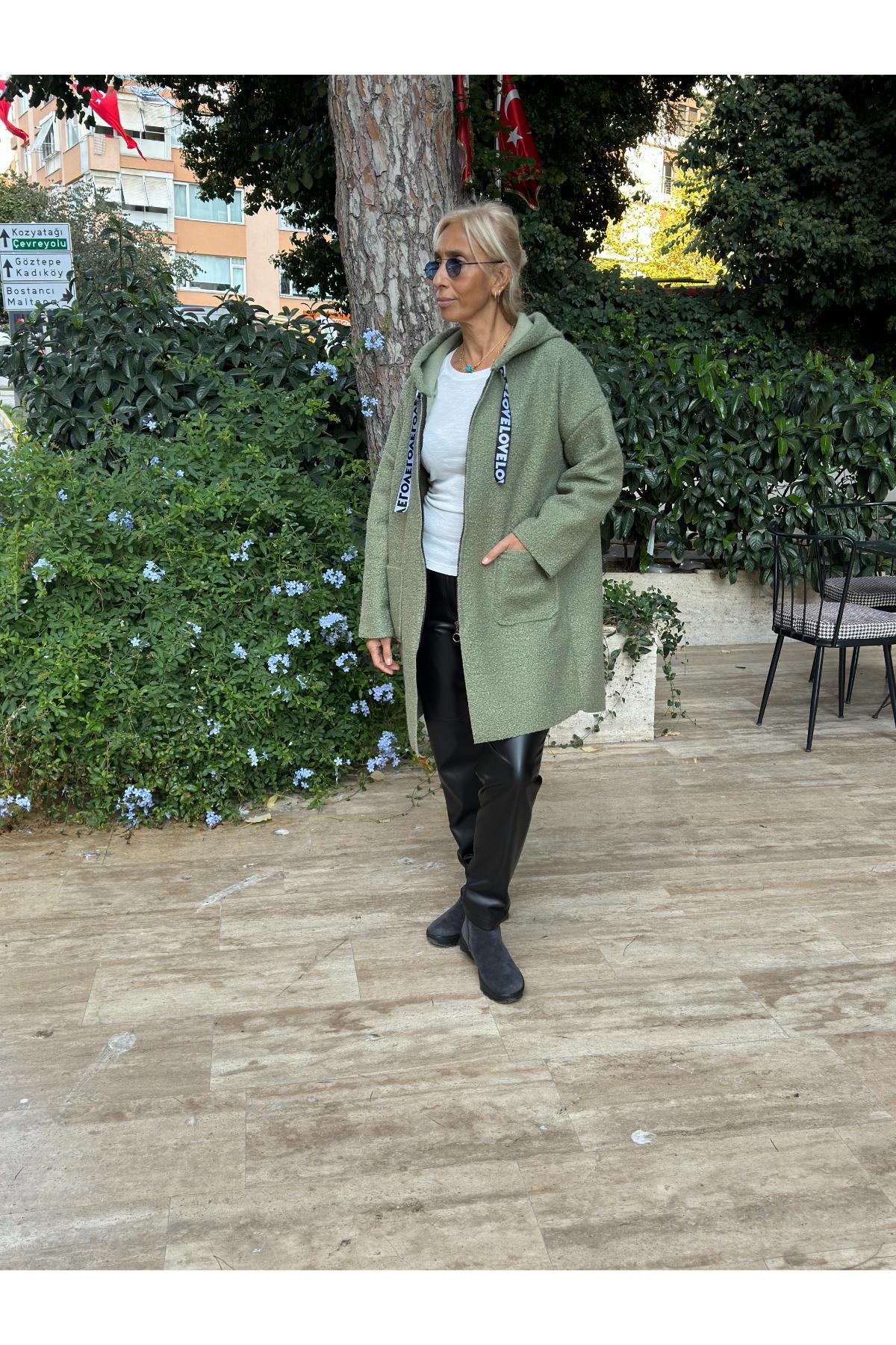 Kapşonlu Buklet Kaban