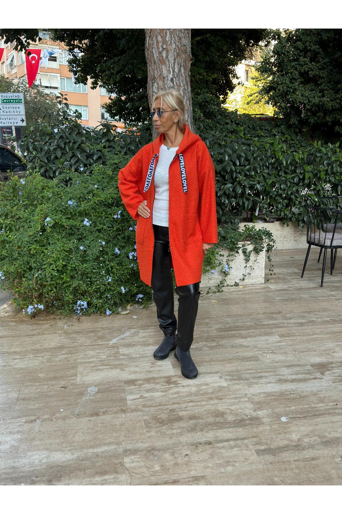 Kapşonlu Buklet Kaban