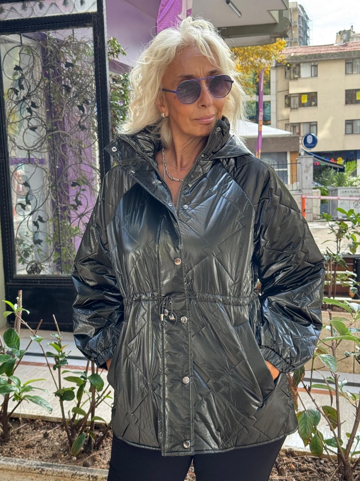 Kapüşonlu Çıt Çıt Detaylı Kapitone Mont