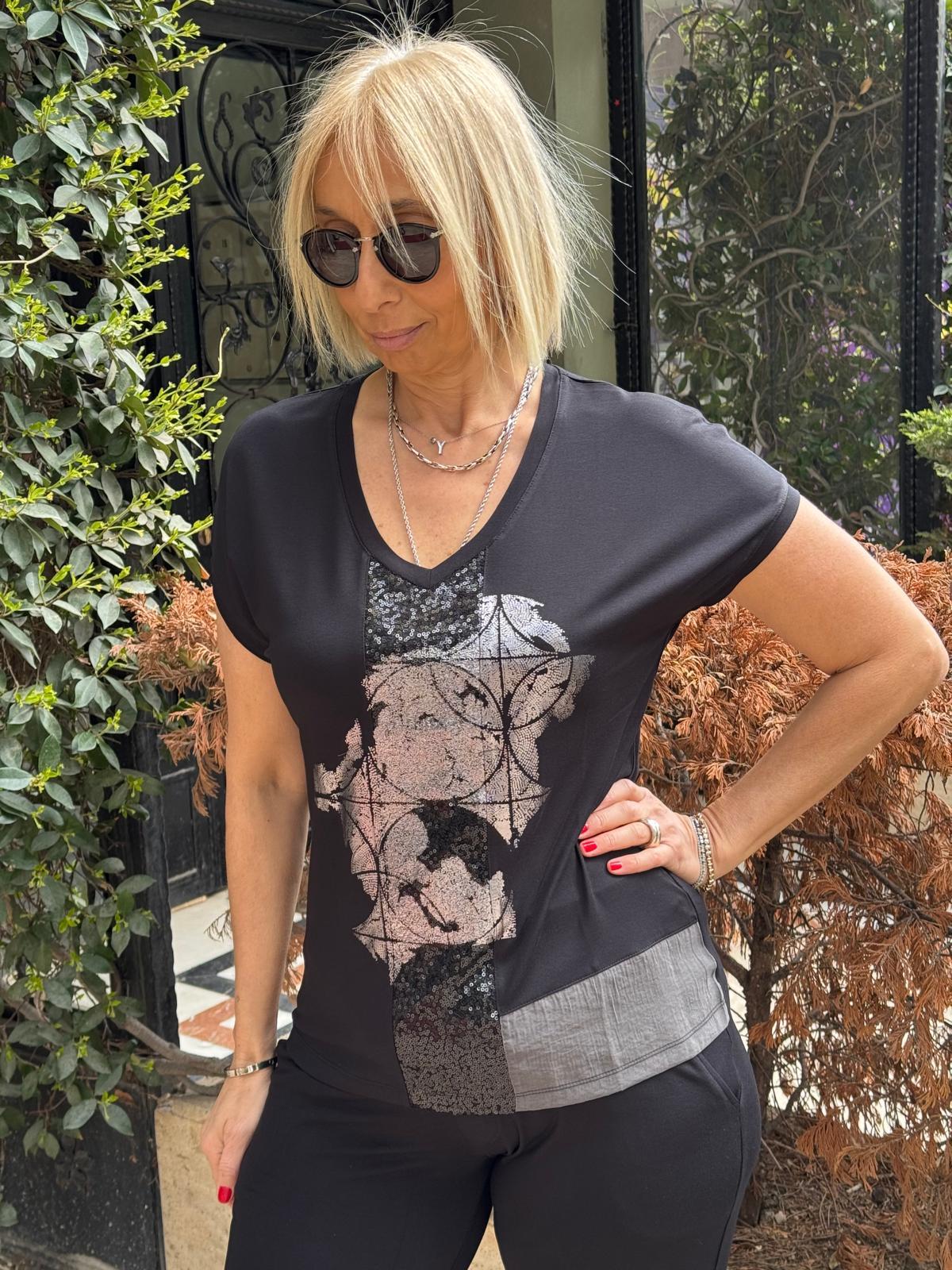 Önü Payetli Tshirt