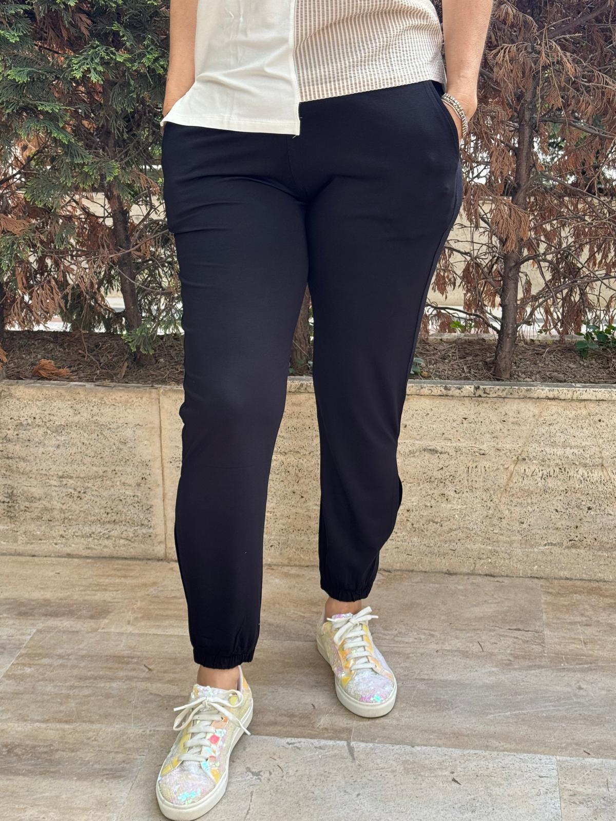 Paçaları Yırtmaçlı Basic Pantolon
