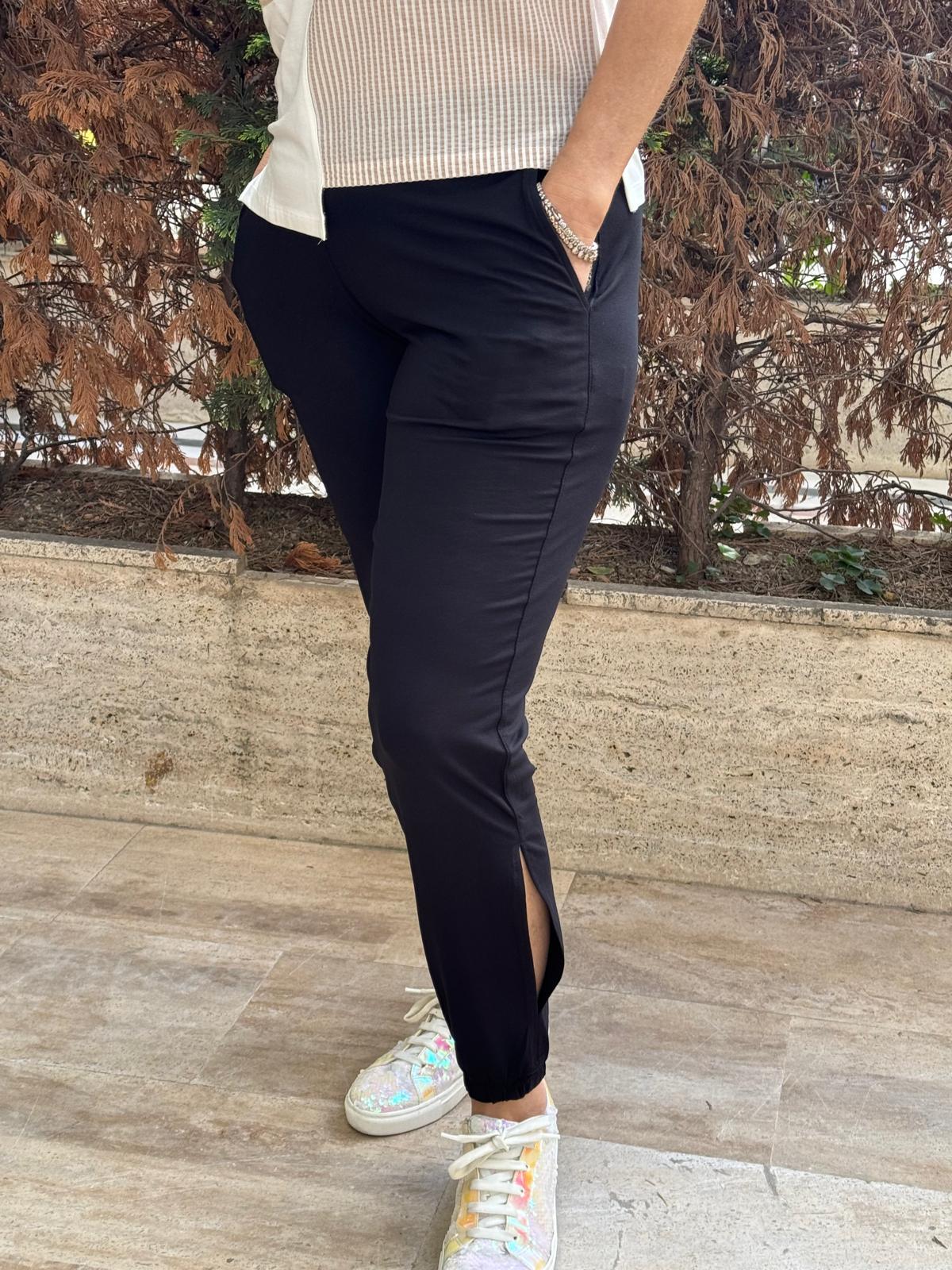 Paçaları Yırtmaçlı Basic Pantolon