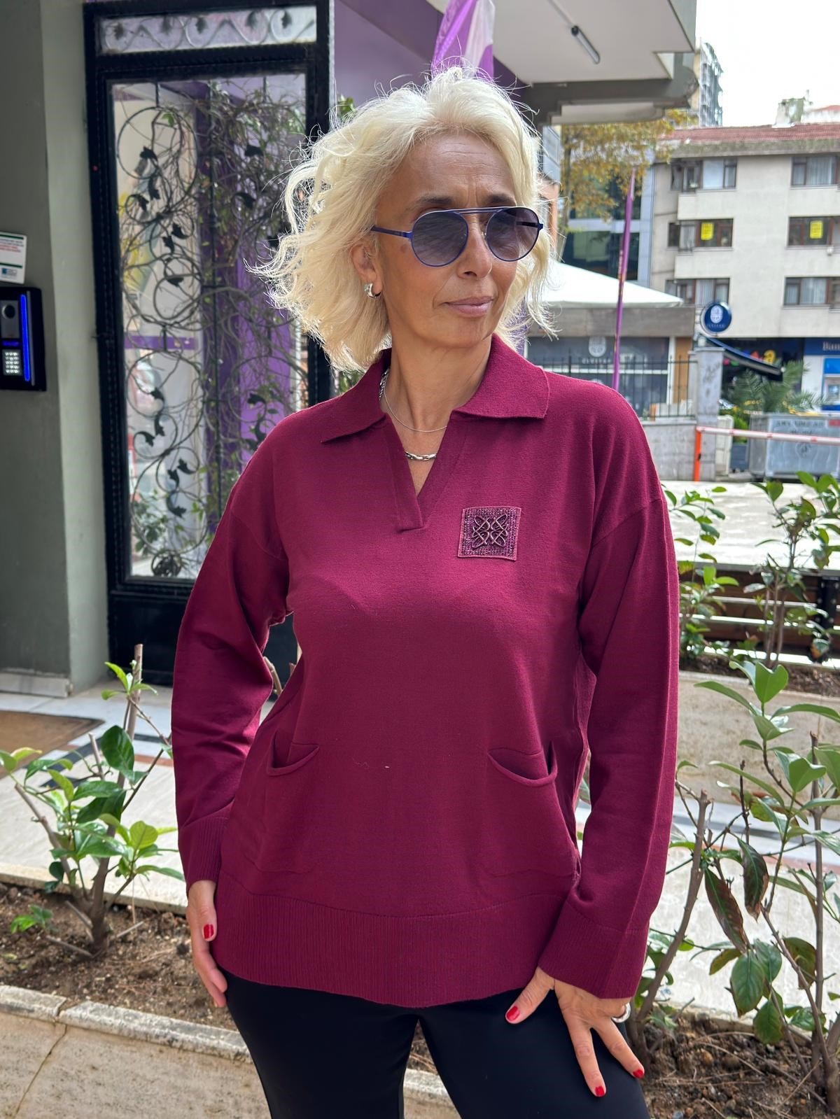 Polo Yaka Çift Cepli Taş Detaylı Triko Bluz 