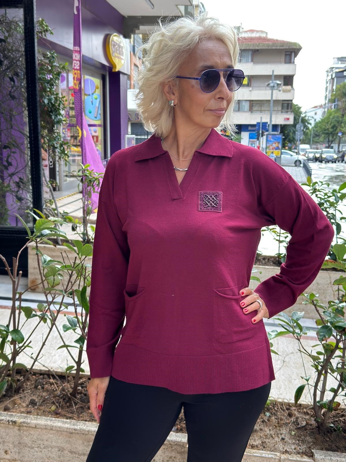 Polo Yaka Çift Cepli Taş Detaylı Triko Bluz 
