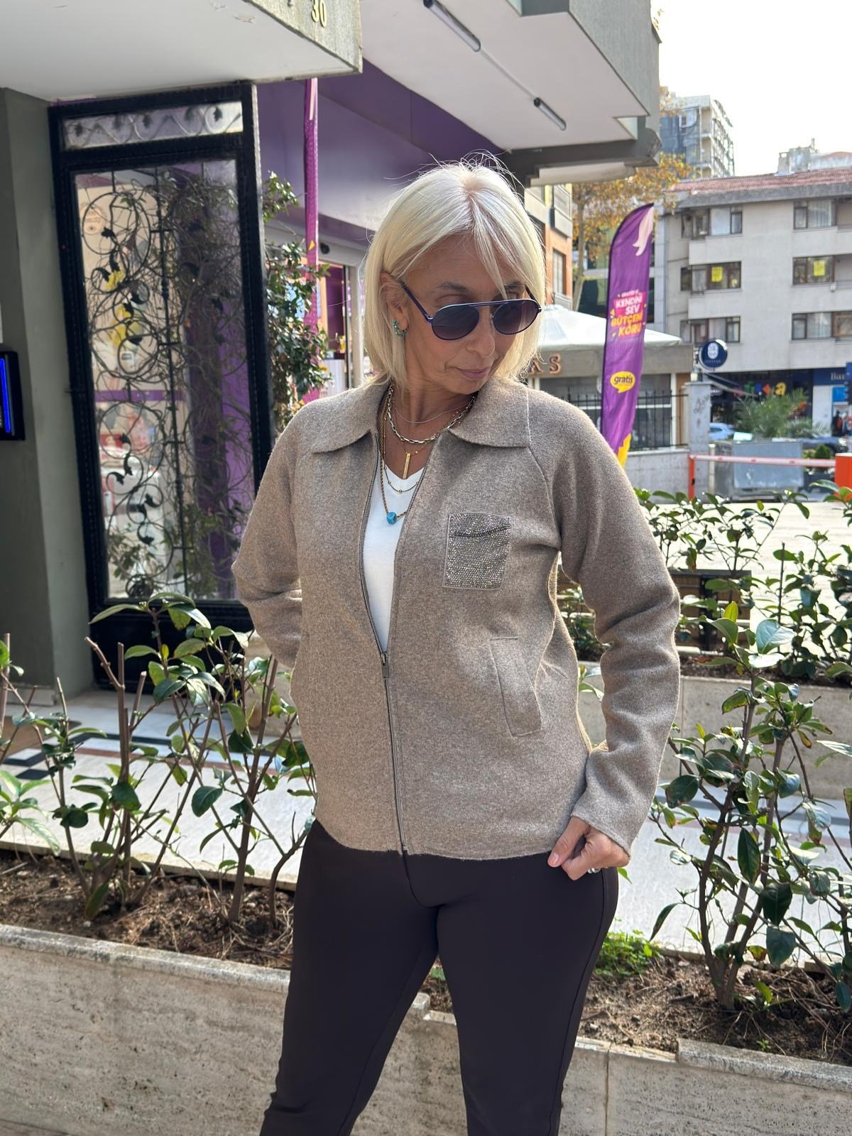 Reglan Kol Zincirli Taş Cepli Triko Hırka
