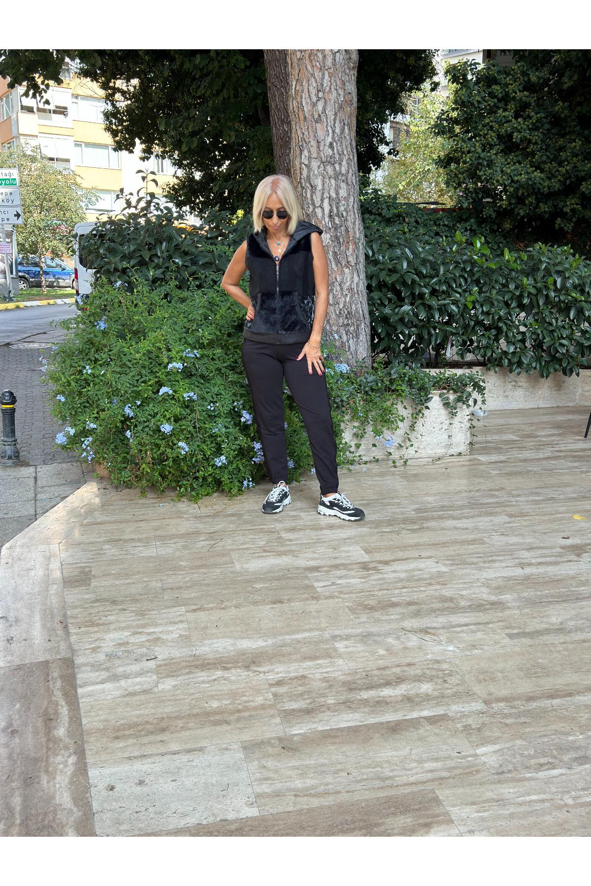 Triko Garnili Kapşonlu Yelek