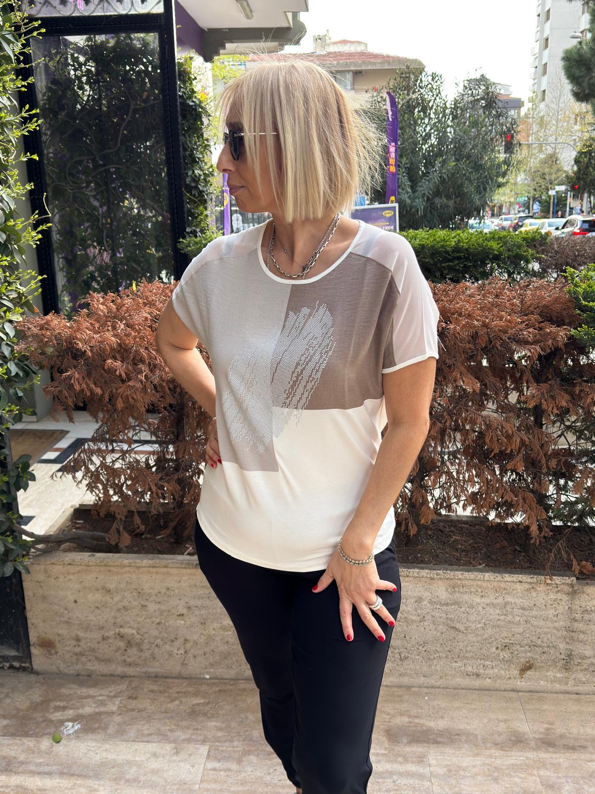 Üç Parçalı Taş Baskılı Tshirt