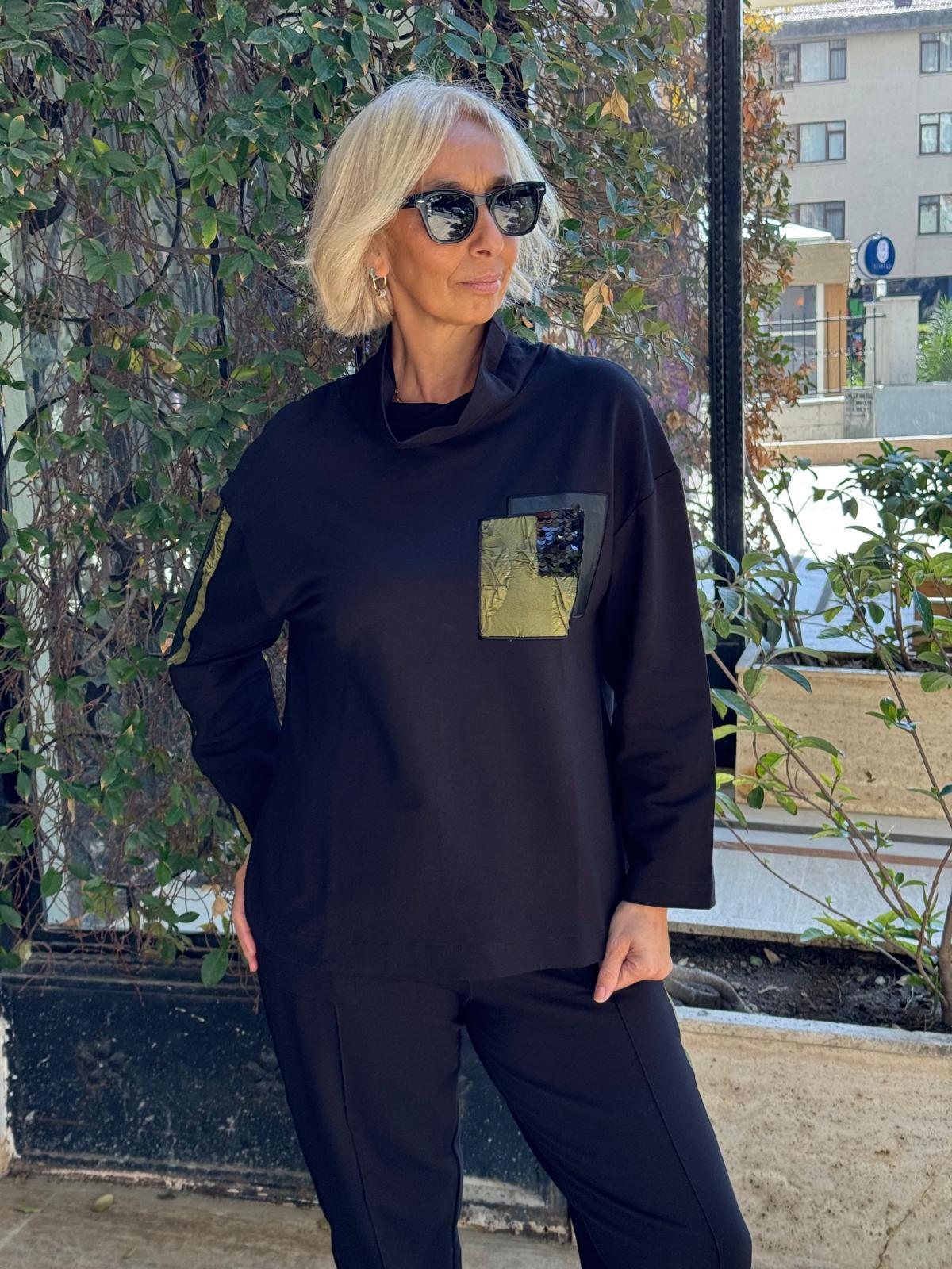 Yanları Derin Yırtmaçlı Olive Gofreli Bluz