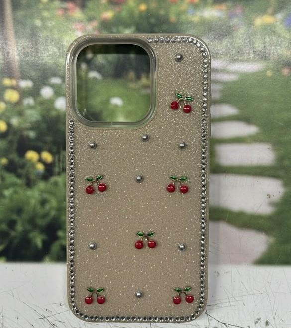 İPhone 15 Uyumlu Kiraz Figürlü Simli İnci Taşlı Lüx Silikon Kılıf Açık Kahve