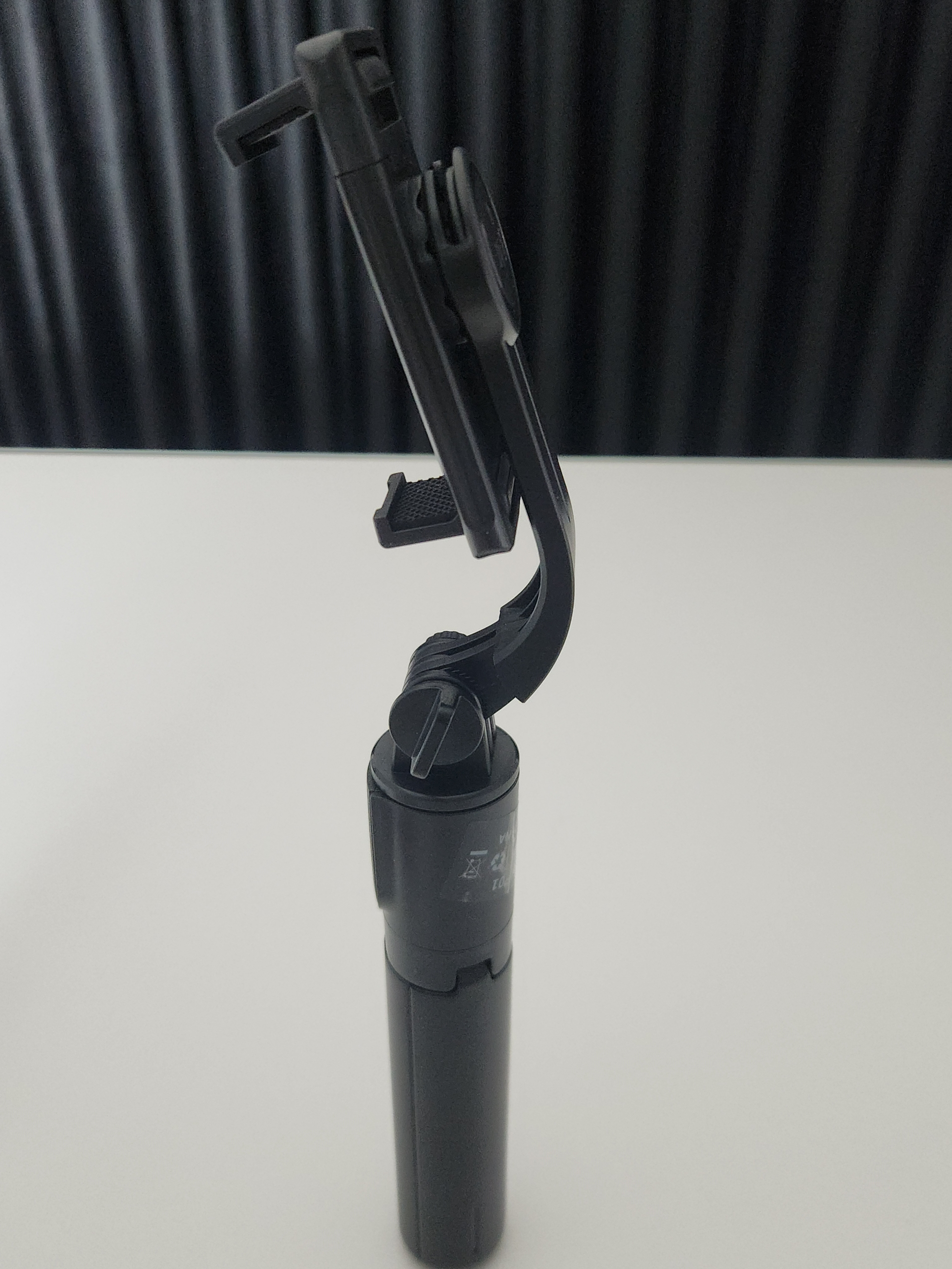 Taşınabilir 6 Bölümlü Uzatılabilir Tripod Standı – 360° Döndürülebilir Selfie Montajlı, Hafif ve Sökülebilir Telefon Tutucu F01