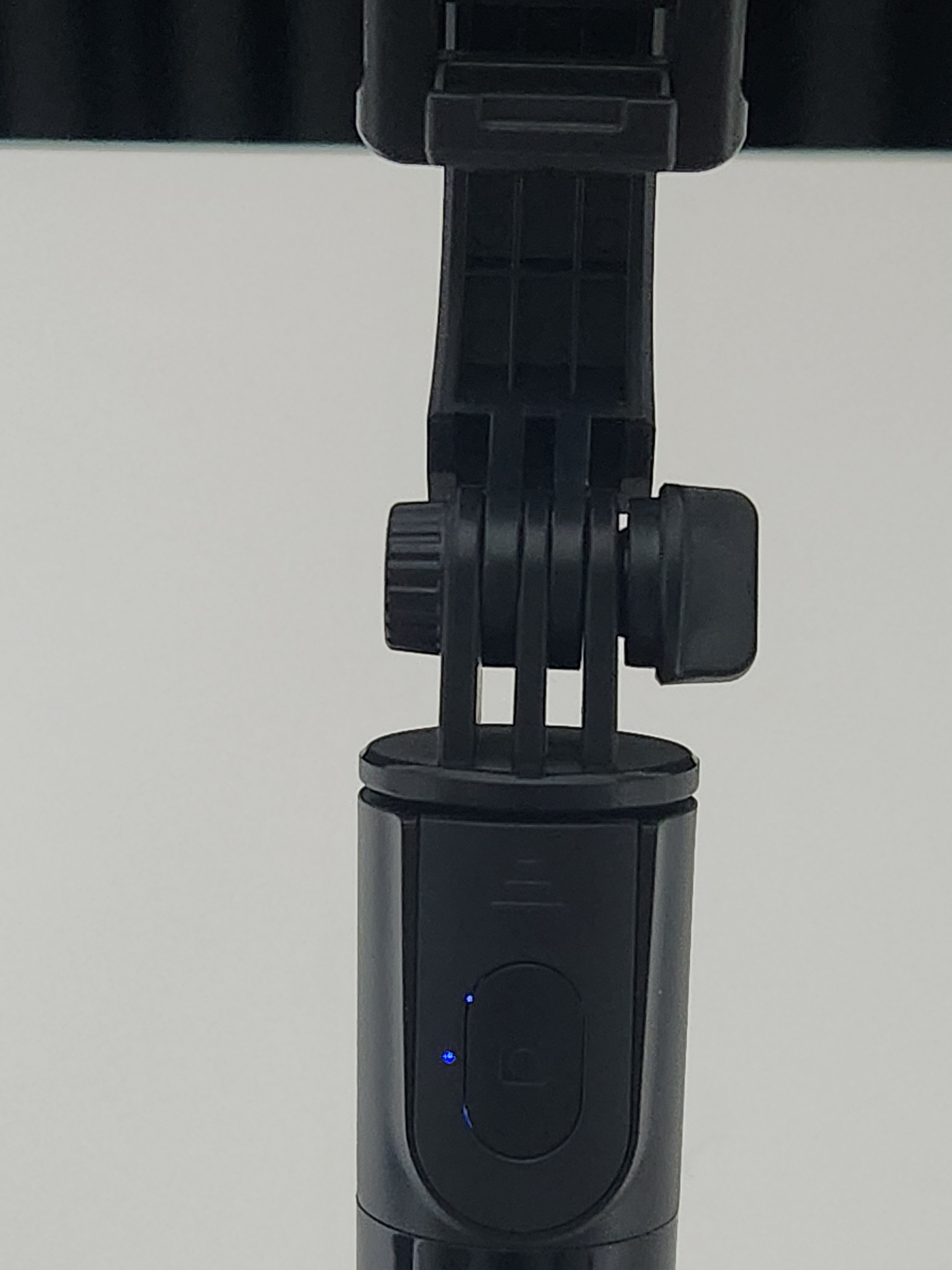 Taşınabilir 6 Bölümlü Uzatılabilir Tripod Standı – 360° Döndürülebilir Selfie Montajlı, Hafif ve Sökülebilir Telefon Tutucu F01