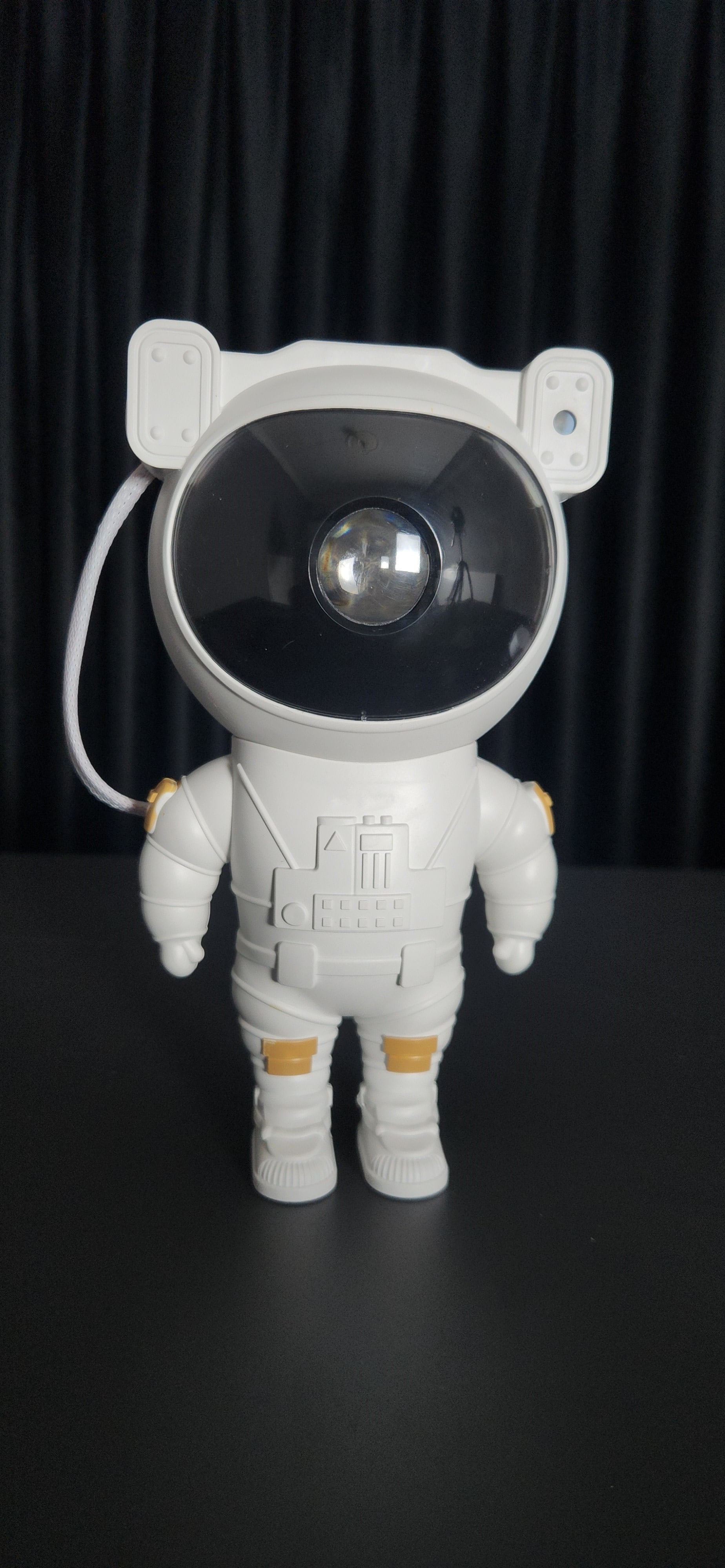 Uyku Problemi Çeken Çocuklar İçin Astronot Gece Lambası