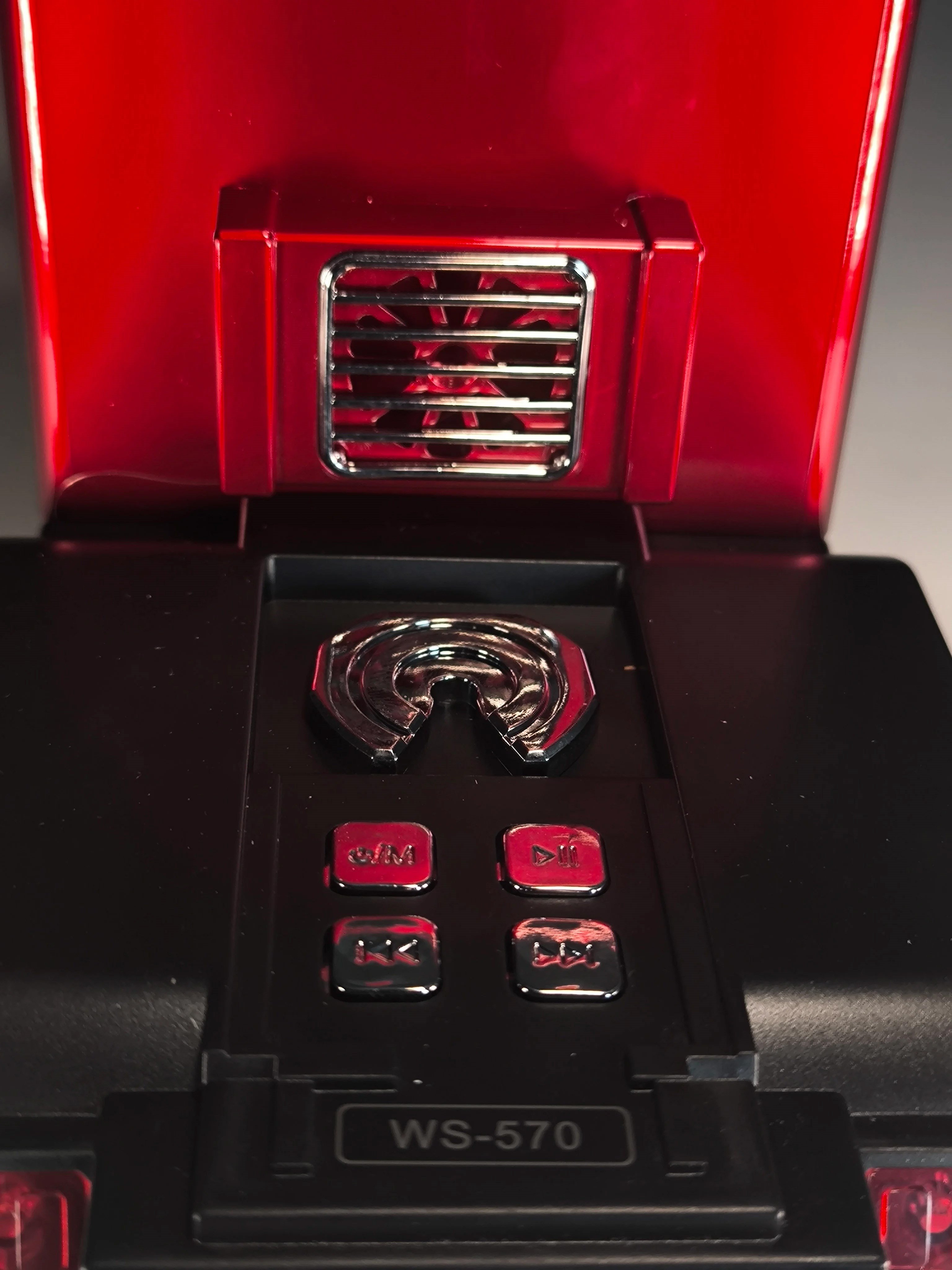 WS-570 Nostaljik Araba Görünümlü Bluetooth,Hafıza Kartı,Usb Bellek,Aux Ve Radyo Destekli Hoparlör (KIRMIZI)