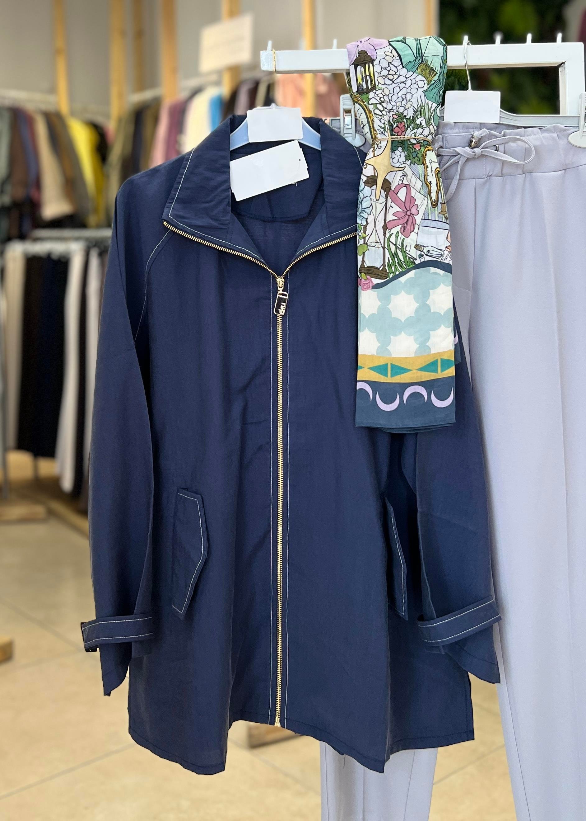 APOLET DETAYLI CEKET