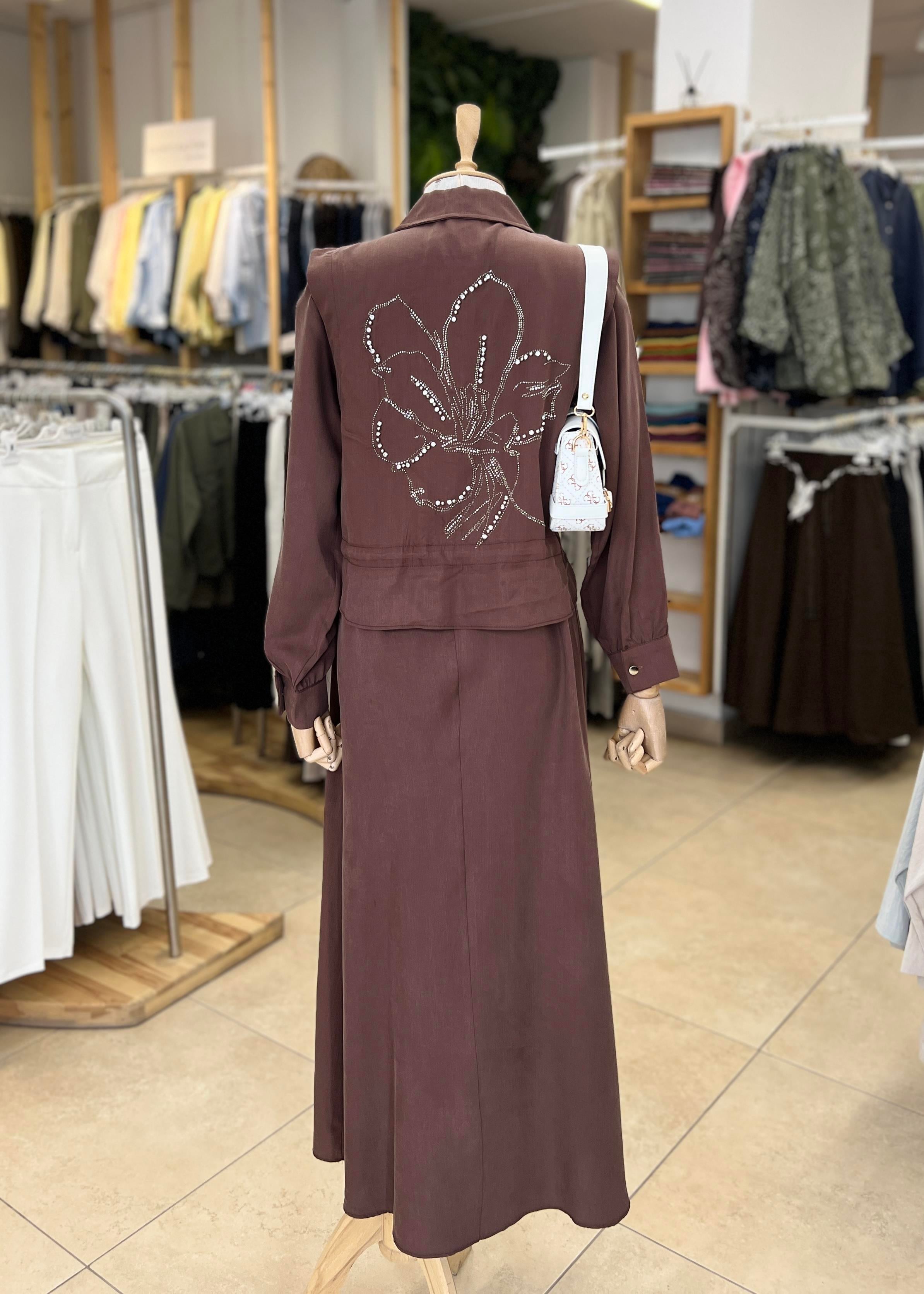 ARKASI TAŞ İŞLEMELİ JİLE TAKIM