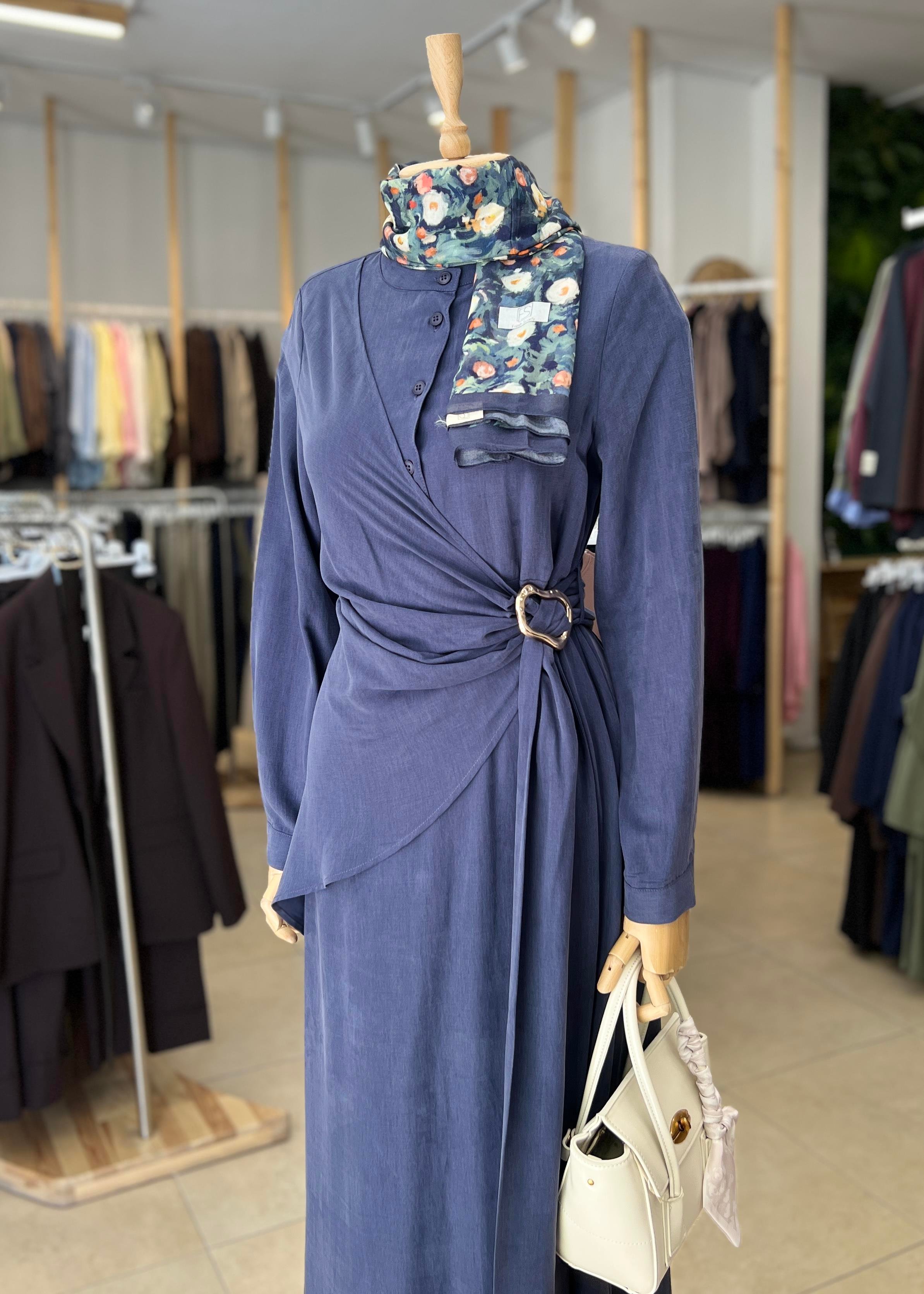 ASİMETRİK TOKALI ELBİSE