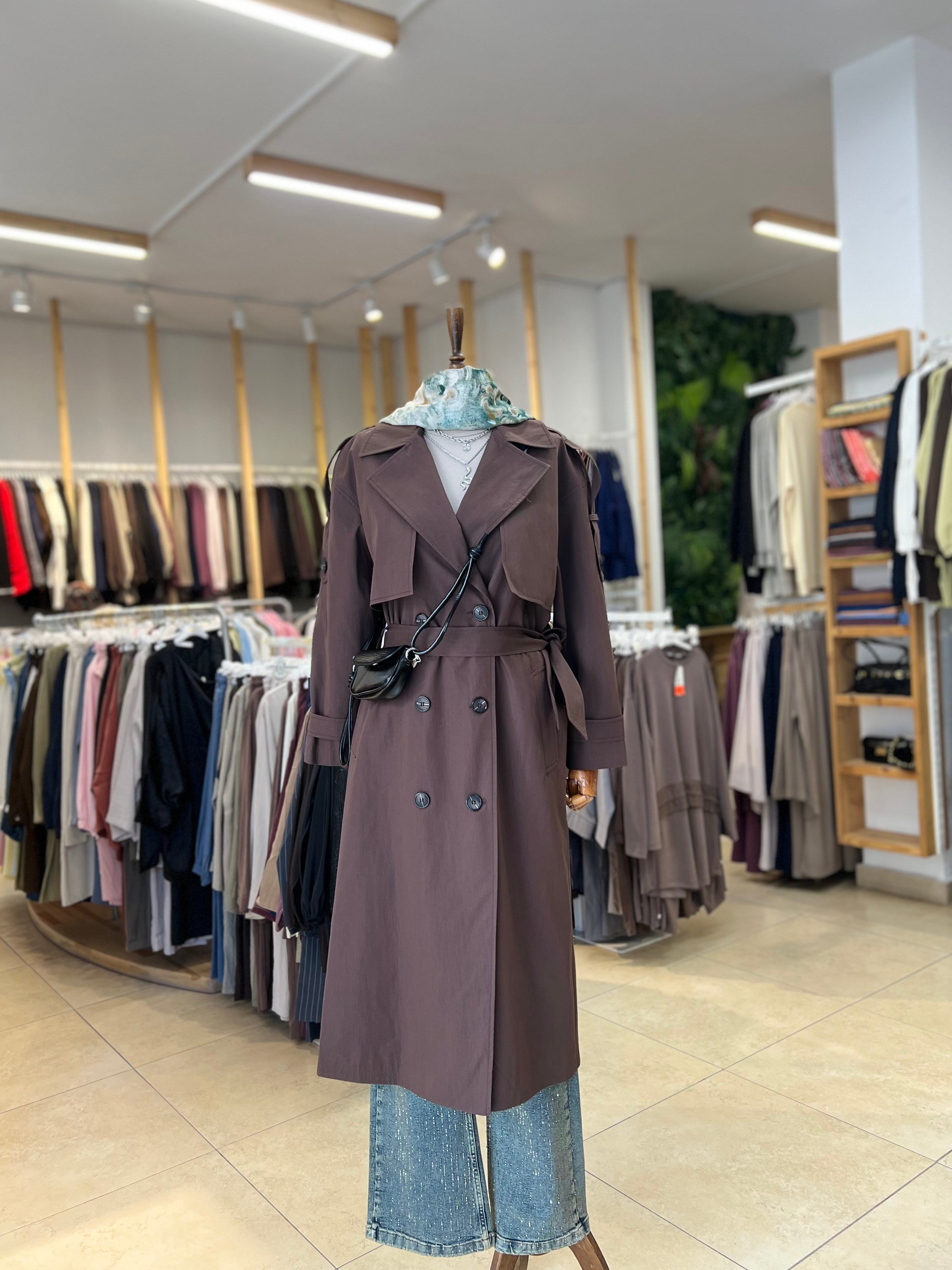 BOSS KUMAŞ RAHAT KALIP TRENÇ