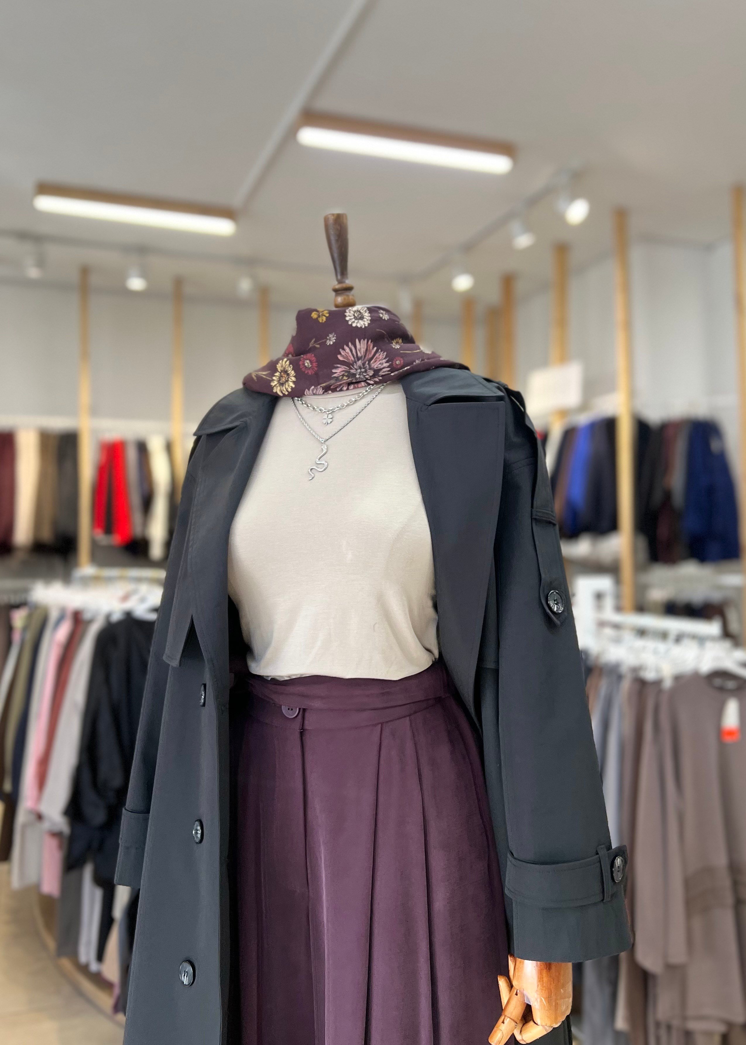 BOSS KUMAŞ RAHAT KALIP TRENÇ