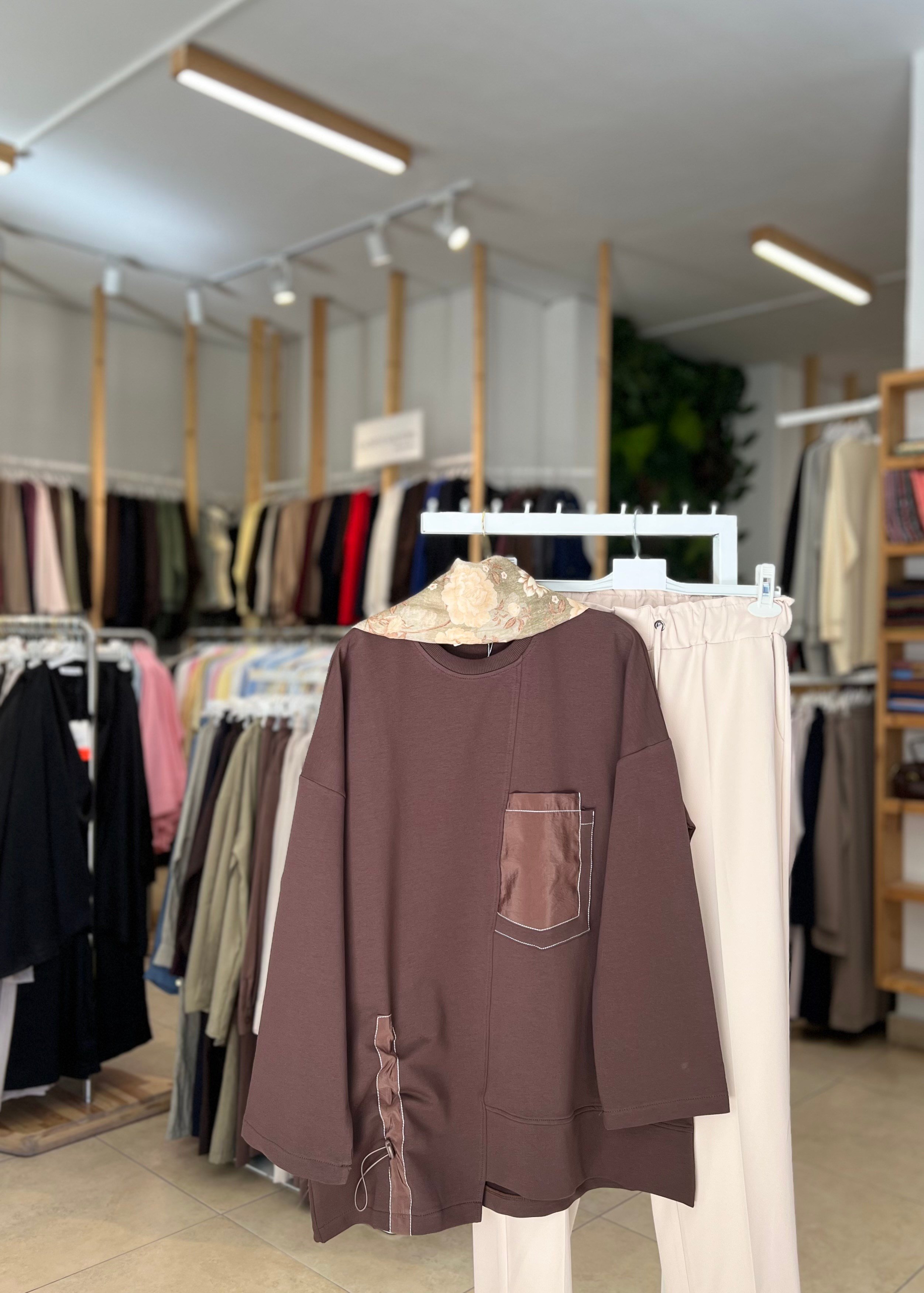 CEP DETAYLI SWEATSHİRT