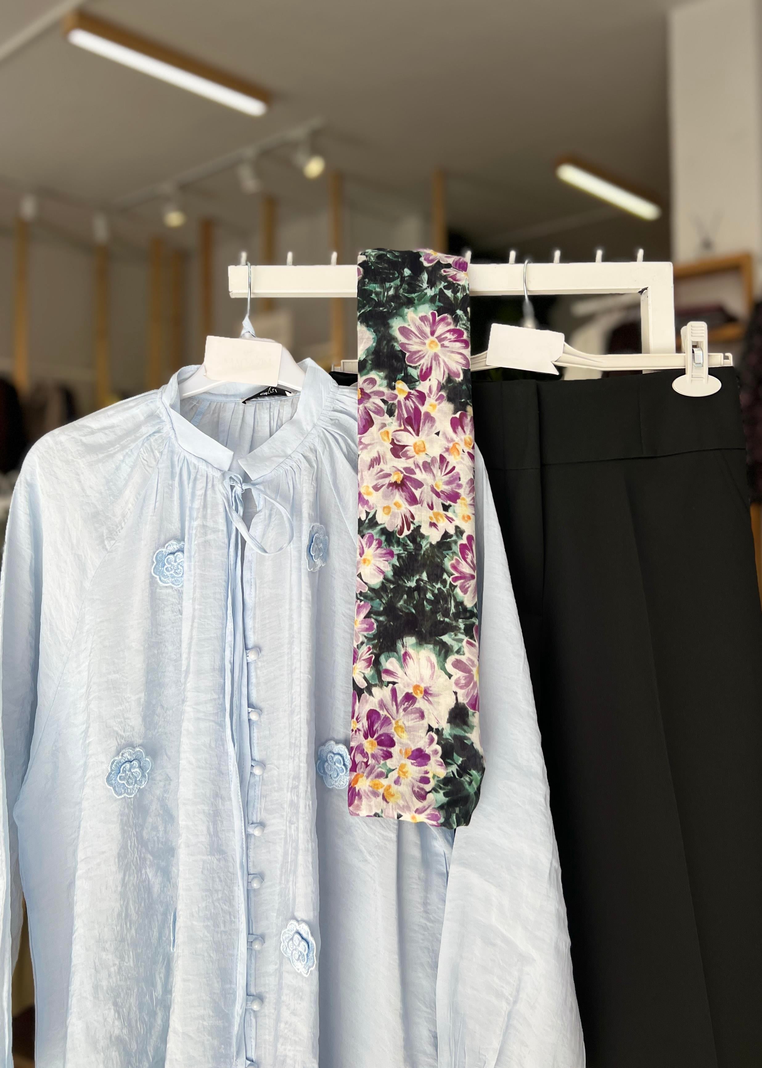 ÇİÇEK MOTİFLİ  BAĞICIKLI GÖMLEK