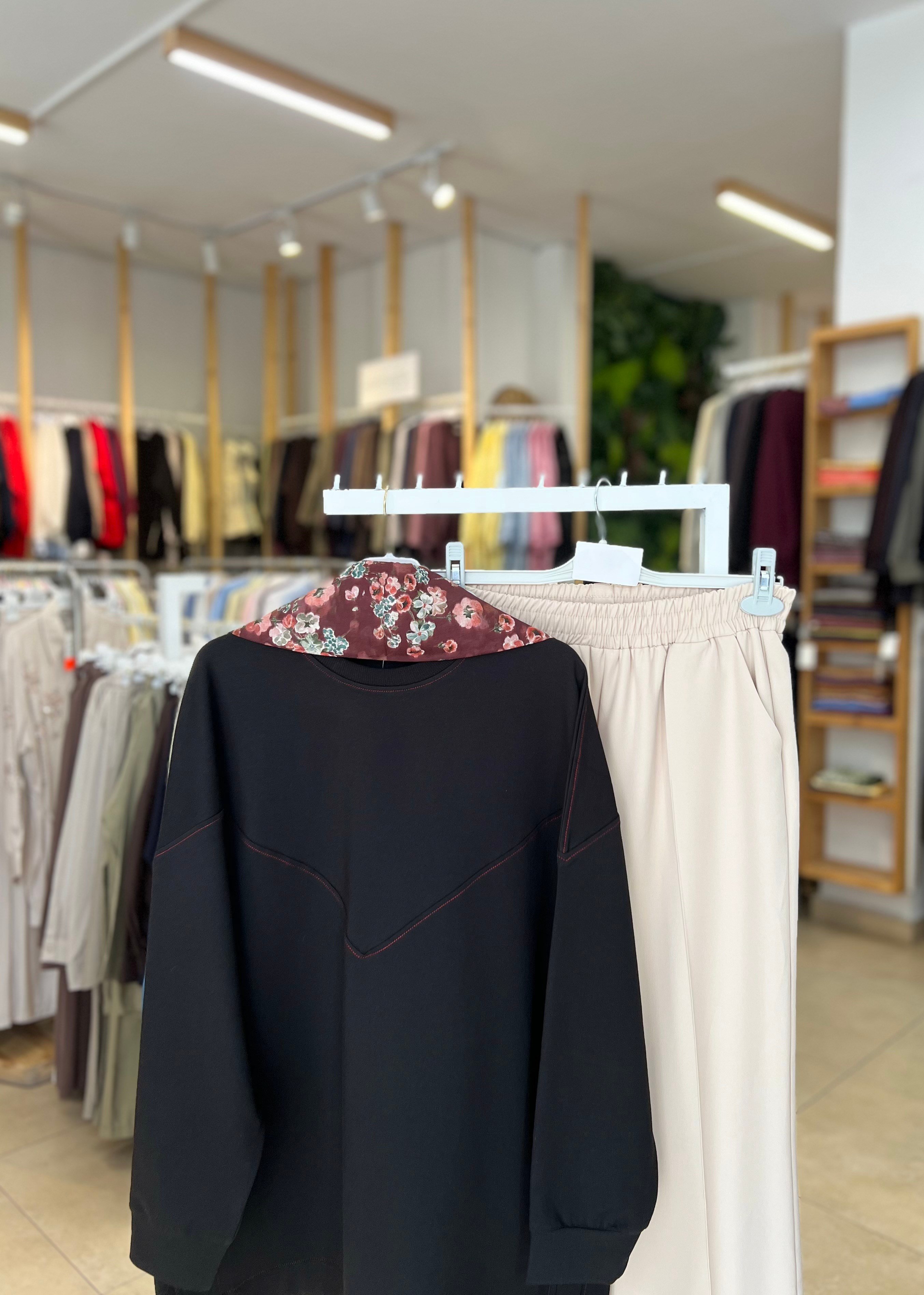 ÇIT ÇIT DETAYLI SWEATSHİRT