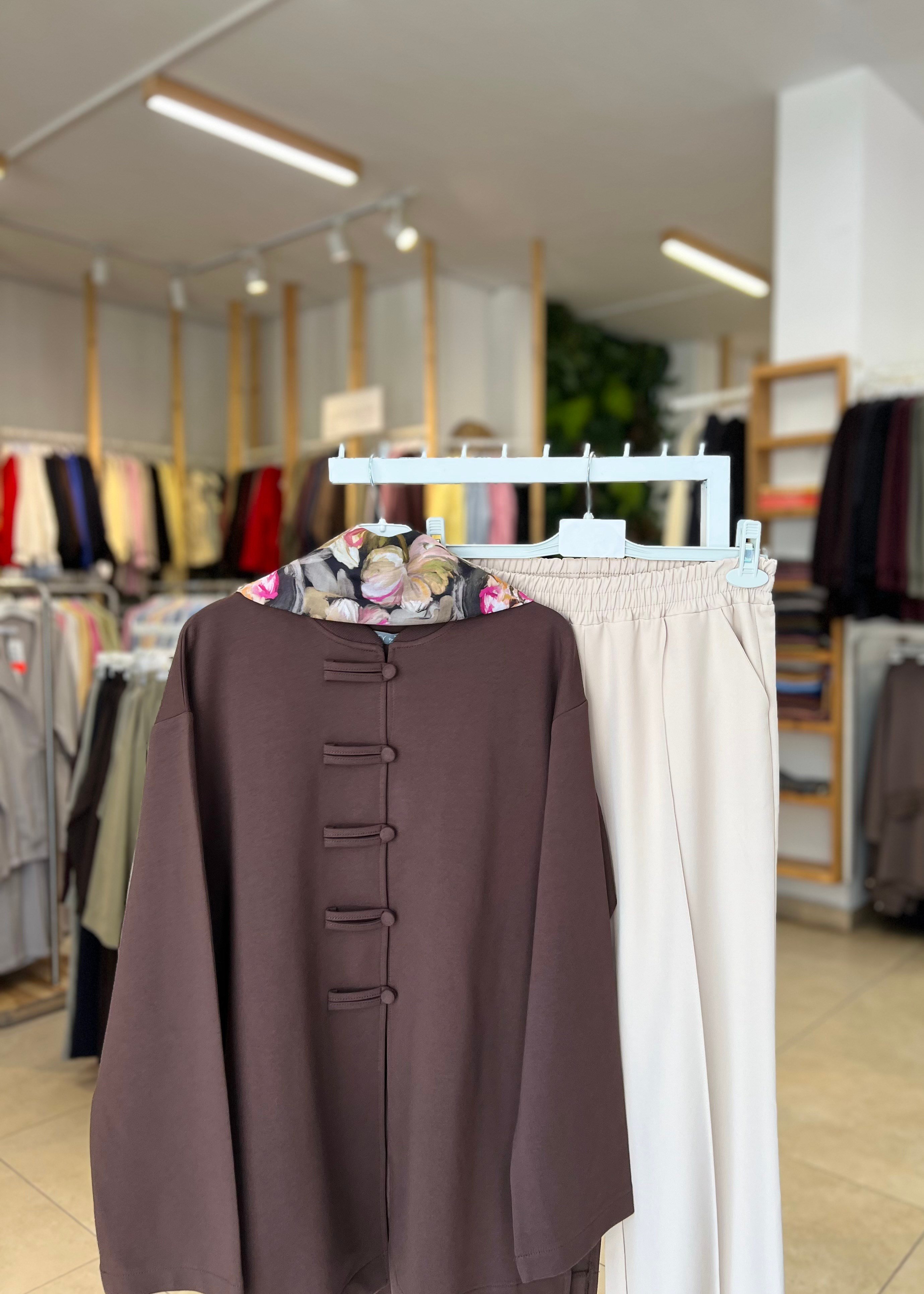 DÜĞME DETAYLI SWEATSHİRT