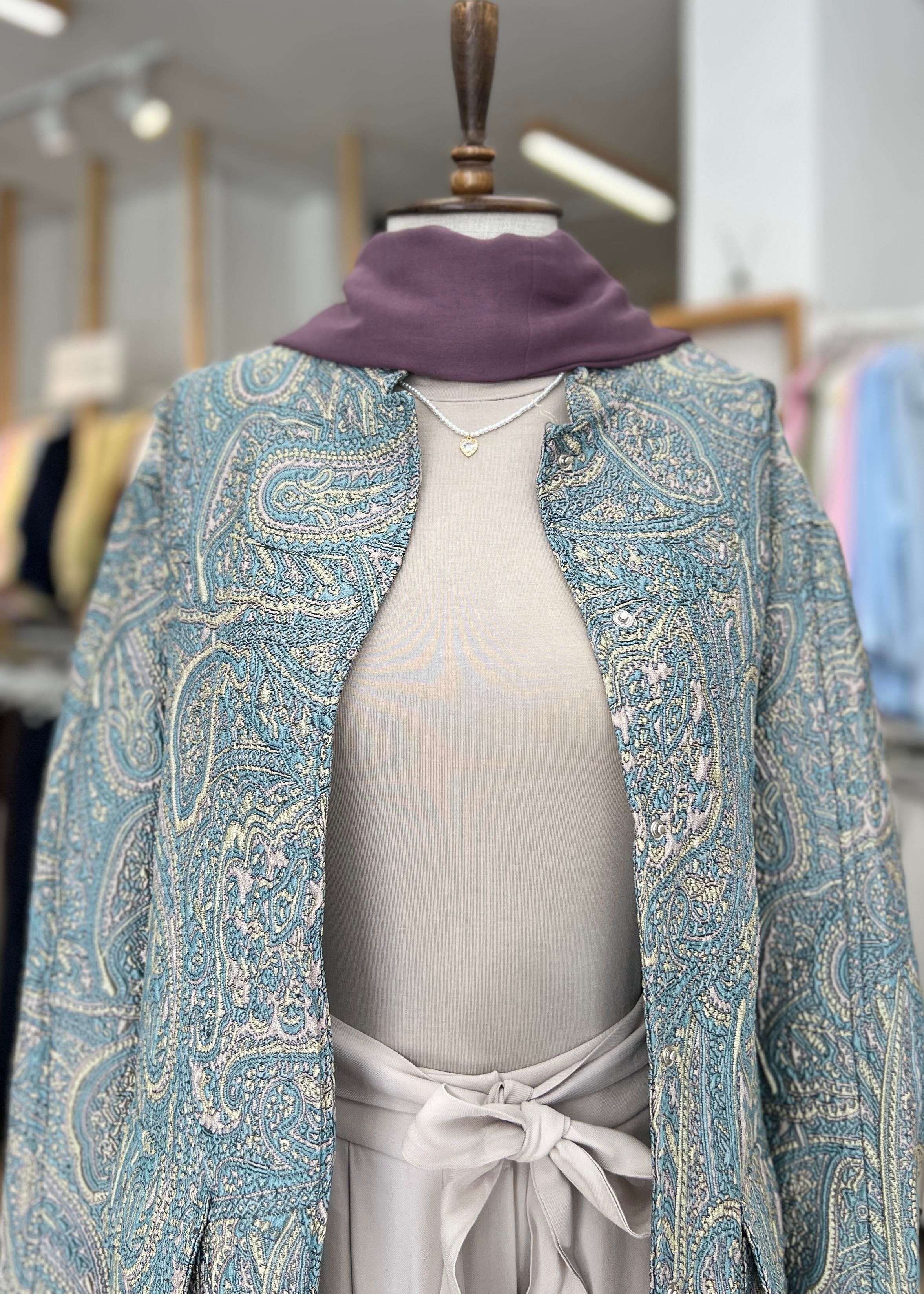 KADRİYE BAŞTÜRK DESENLİ JAKAR CEKET