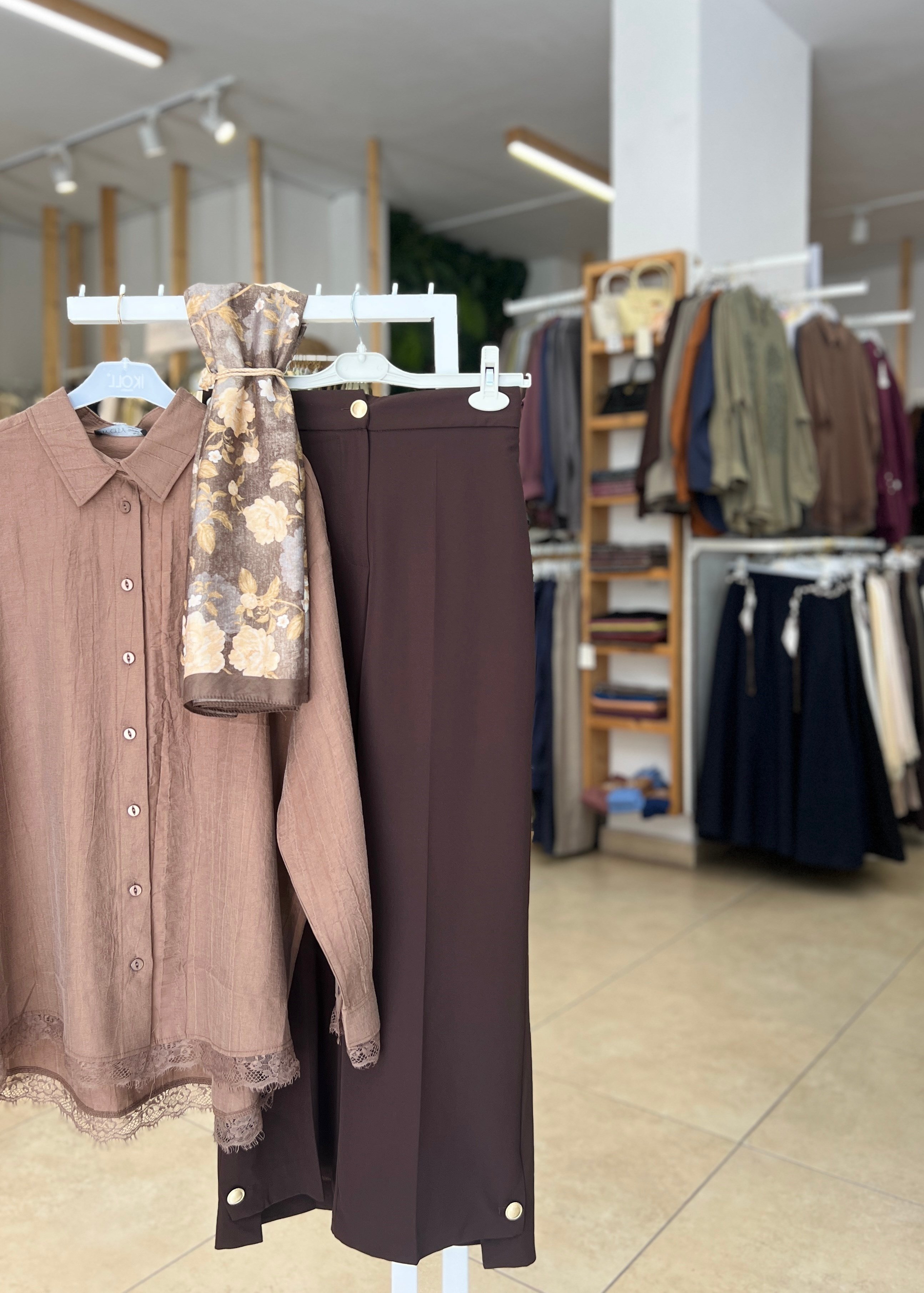 PAÇASI DÜĞME DETAYLI PANTOLON