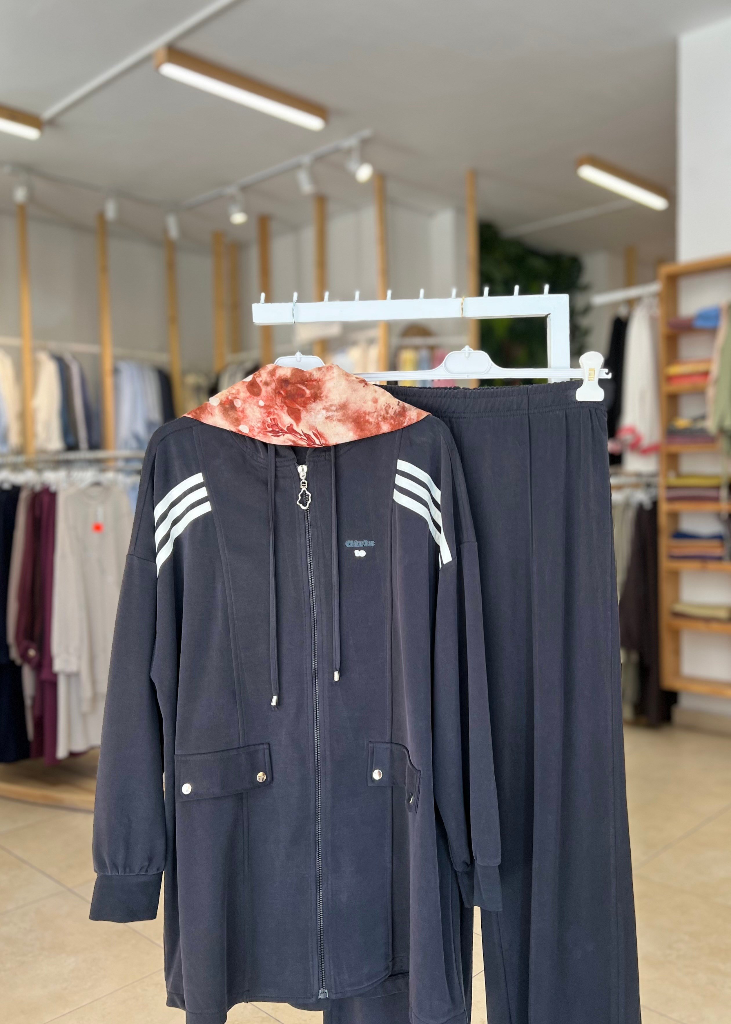 PANTOLONLU TAKIM