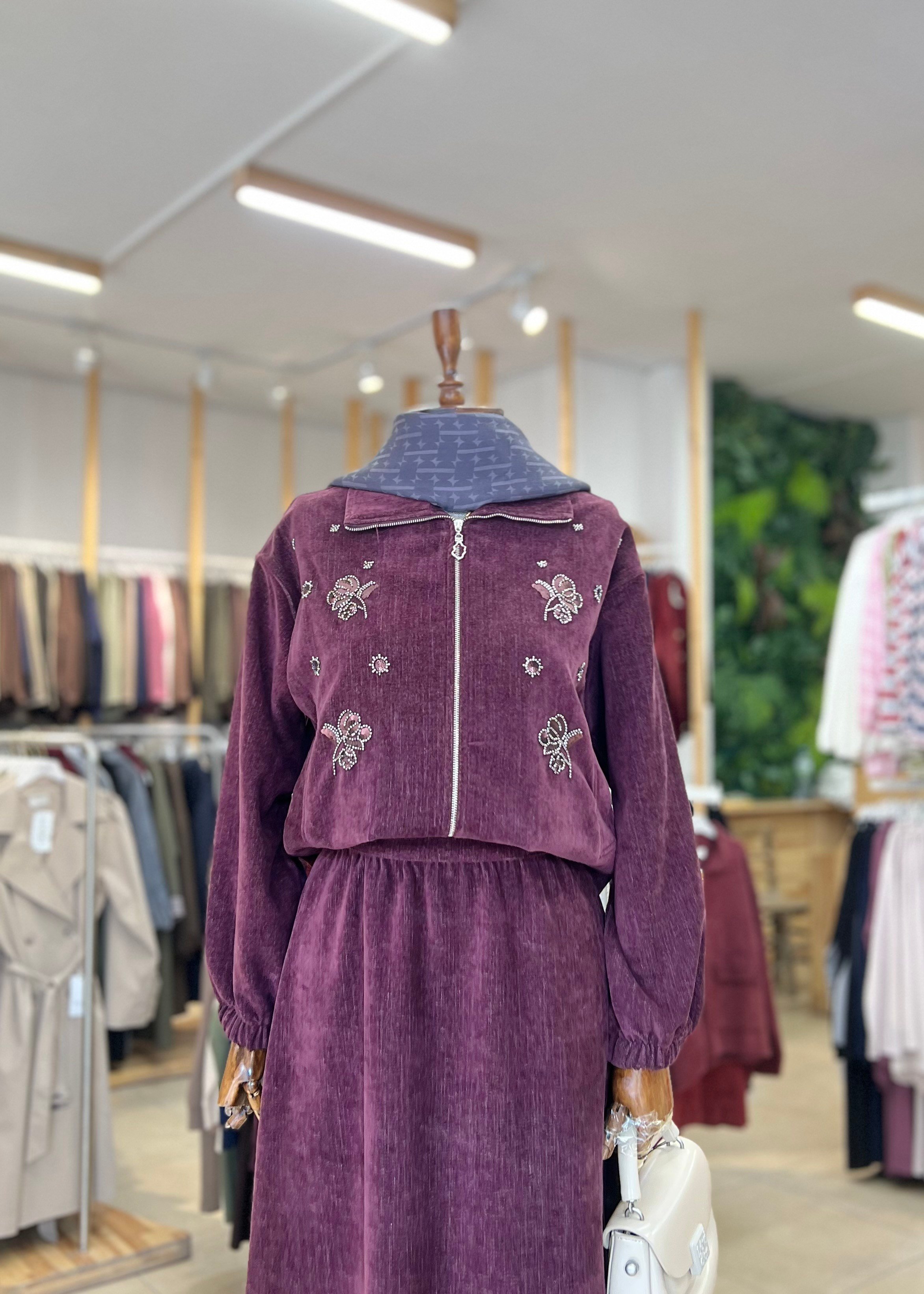 ŞÖNİL KUMAŞ ETEKLİ TAKIM