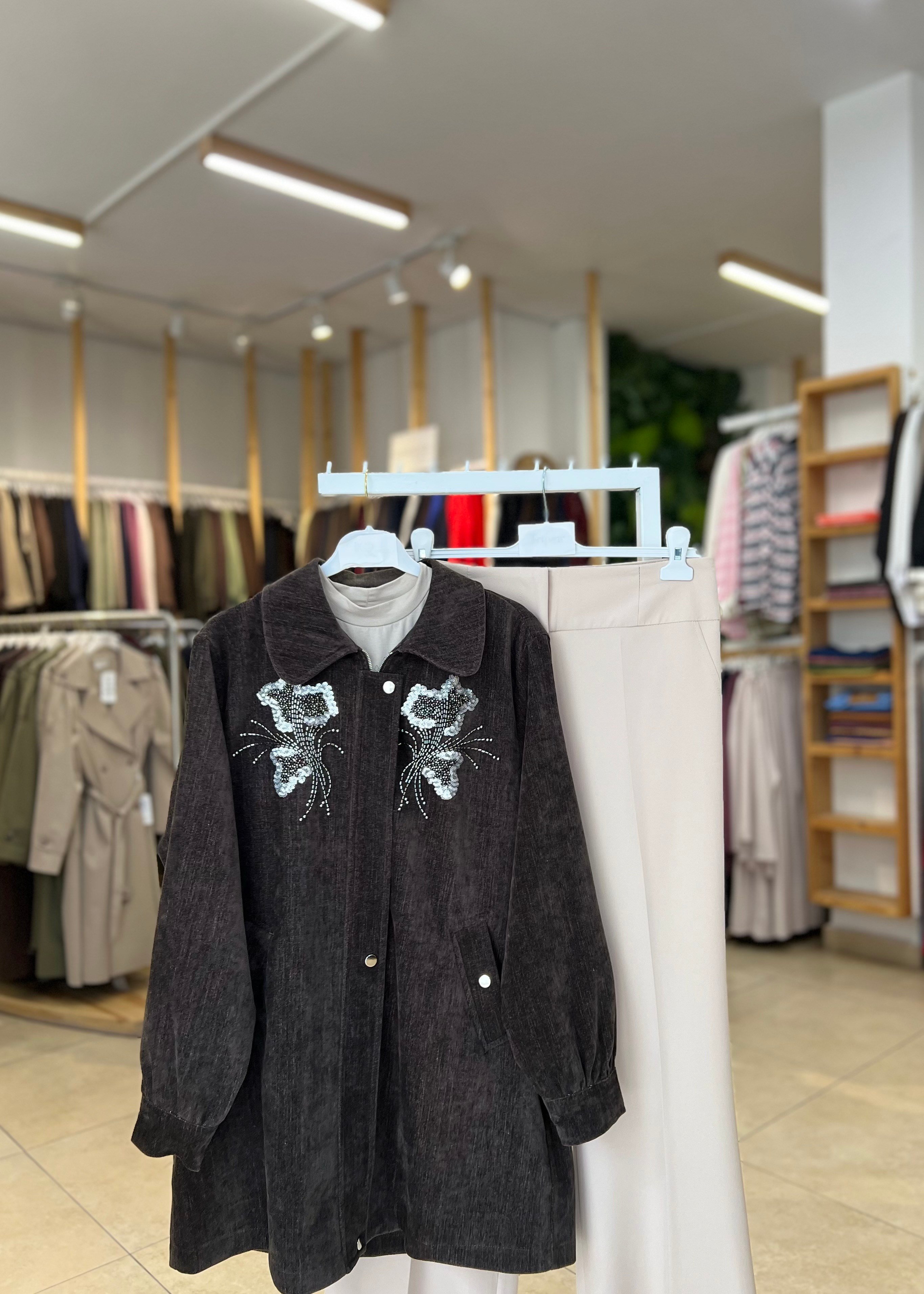 ŞÖNİL KUMAŞ NAKIŞLI CEKET
