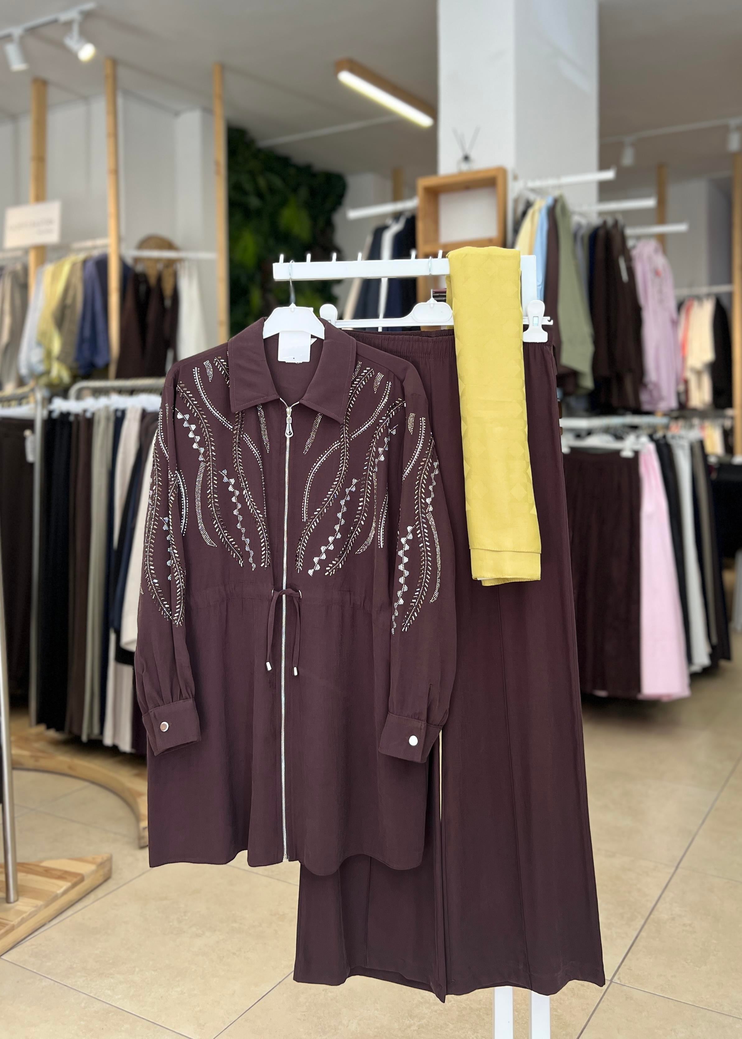 TAŞ İŞLEMELİ PANTOLONLU TAKIM