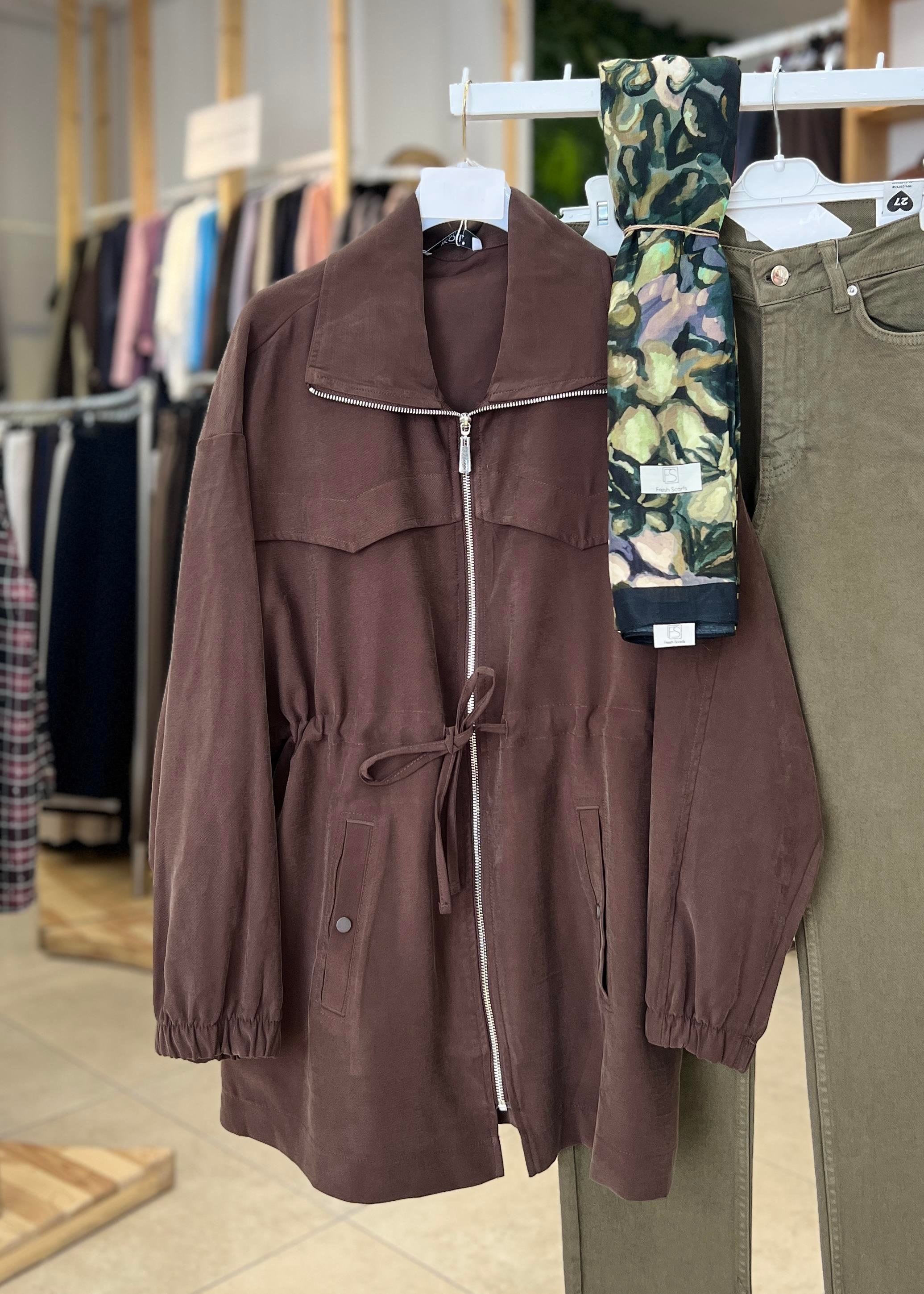 ÜÇGEN ALLERLİ KAP